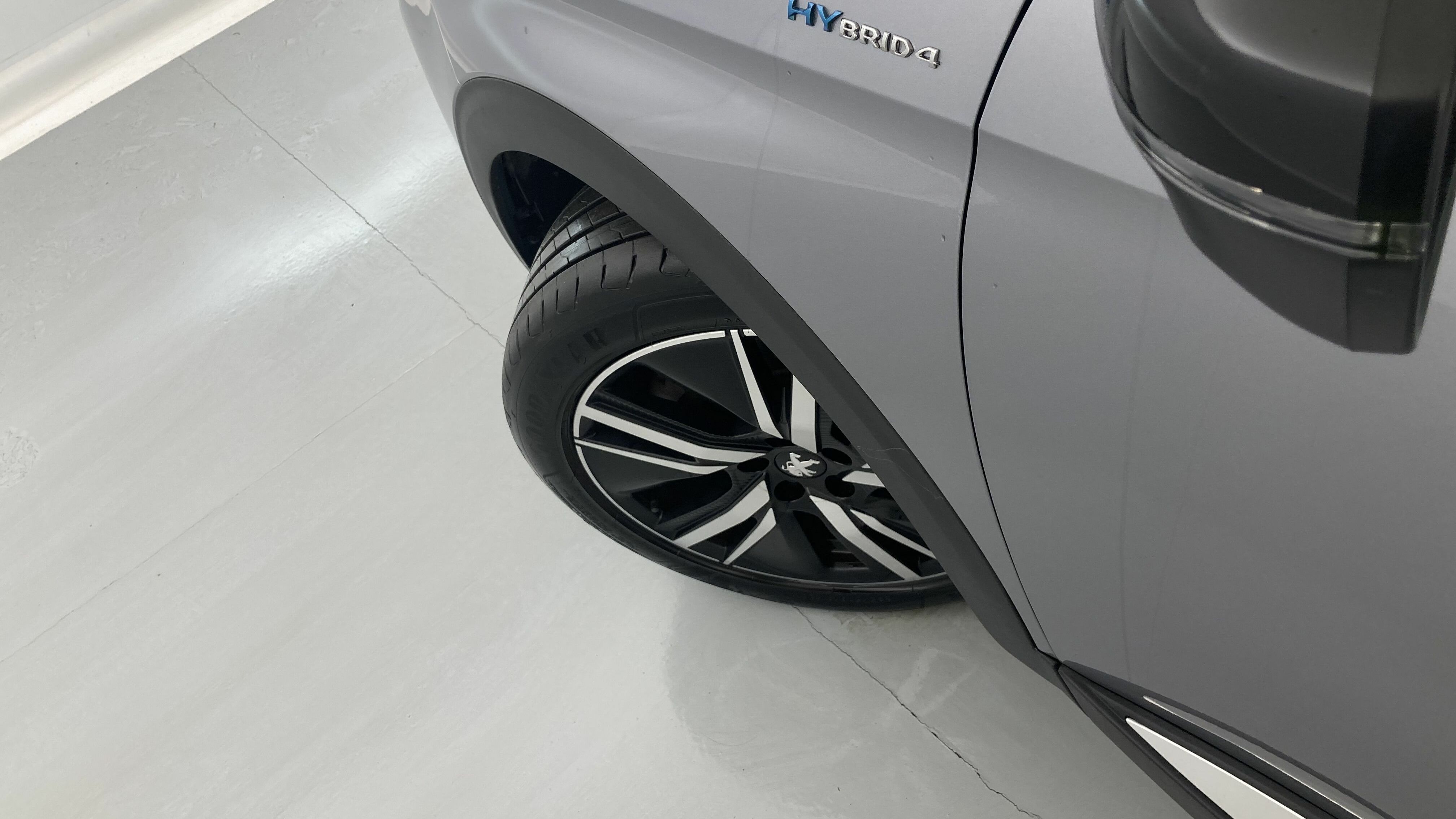 peugeot 3008 gt pack 1.6 HYBRID 300 EAT PHEV 2022 gris artense / negro 27