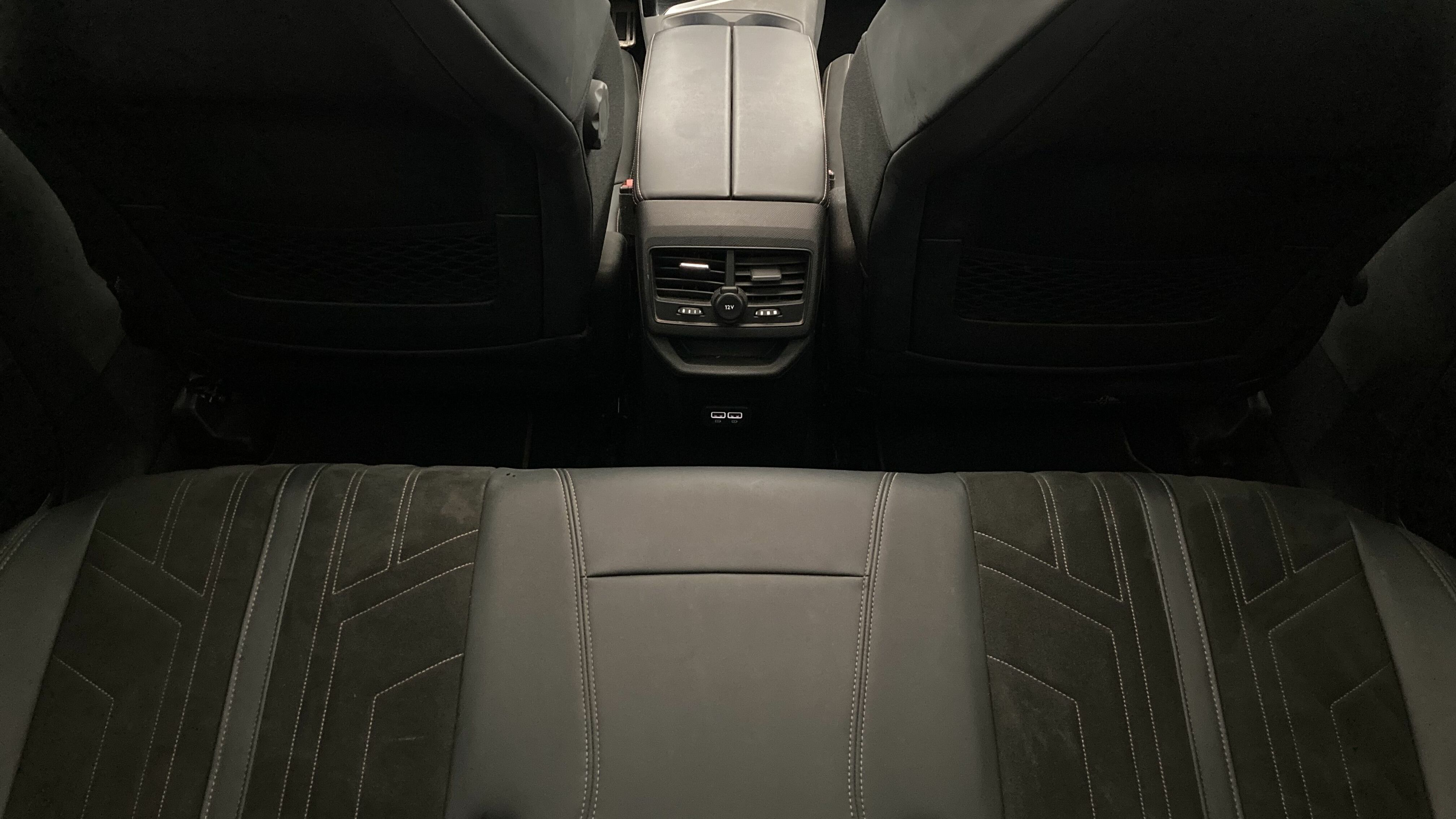 peugeot 3008 gt pack 1.6 HYBRID 300 EAT PHEV 2022 gris artense / negro 22