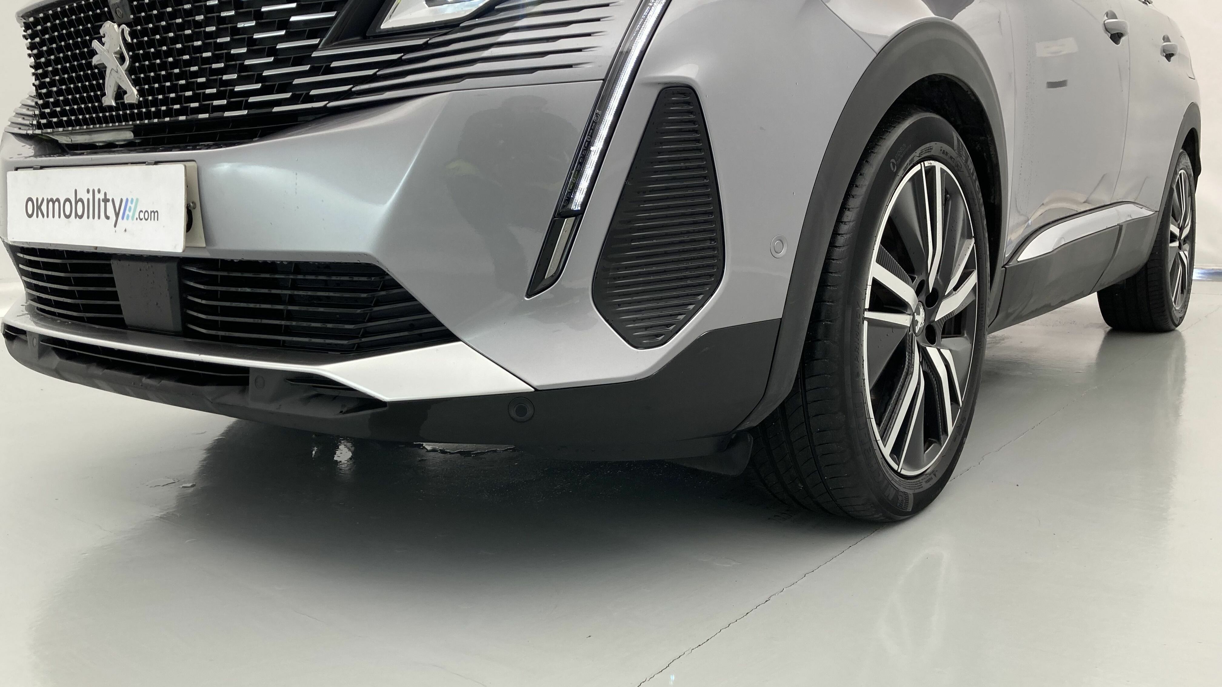 peugeot 3008 gt pack 1.6 HYBRID 300 EAT PHEV 2022 gris artense / negro 26