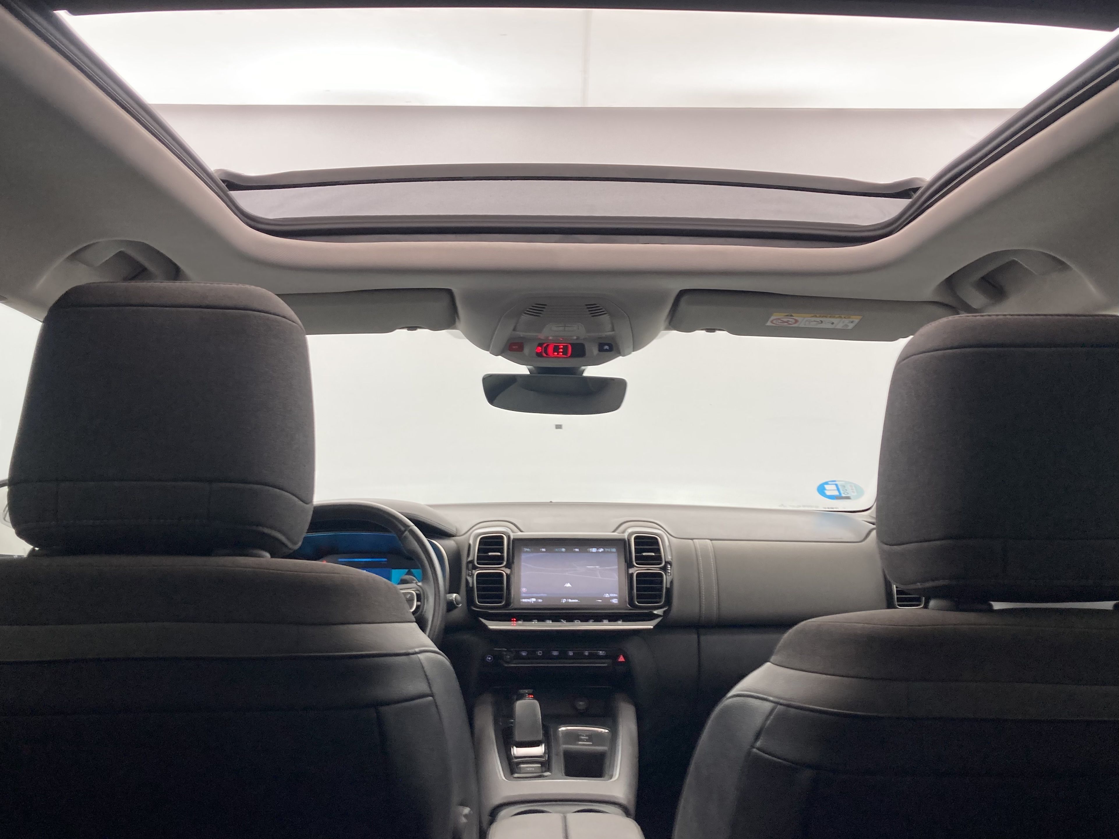 citroen c5 aircross shine 1.6 PURETECH HYBRID 225 E-EAT 2022 blanco nacarado / negro 25