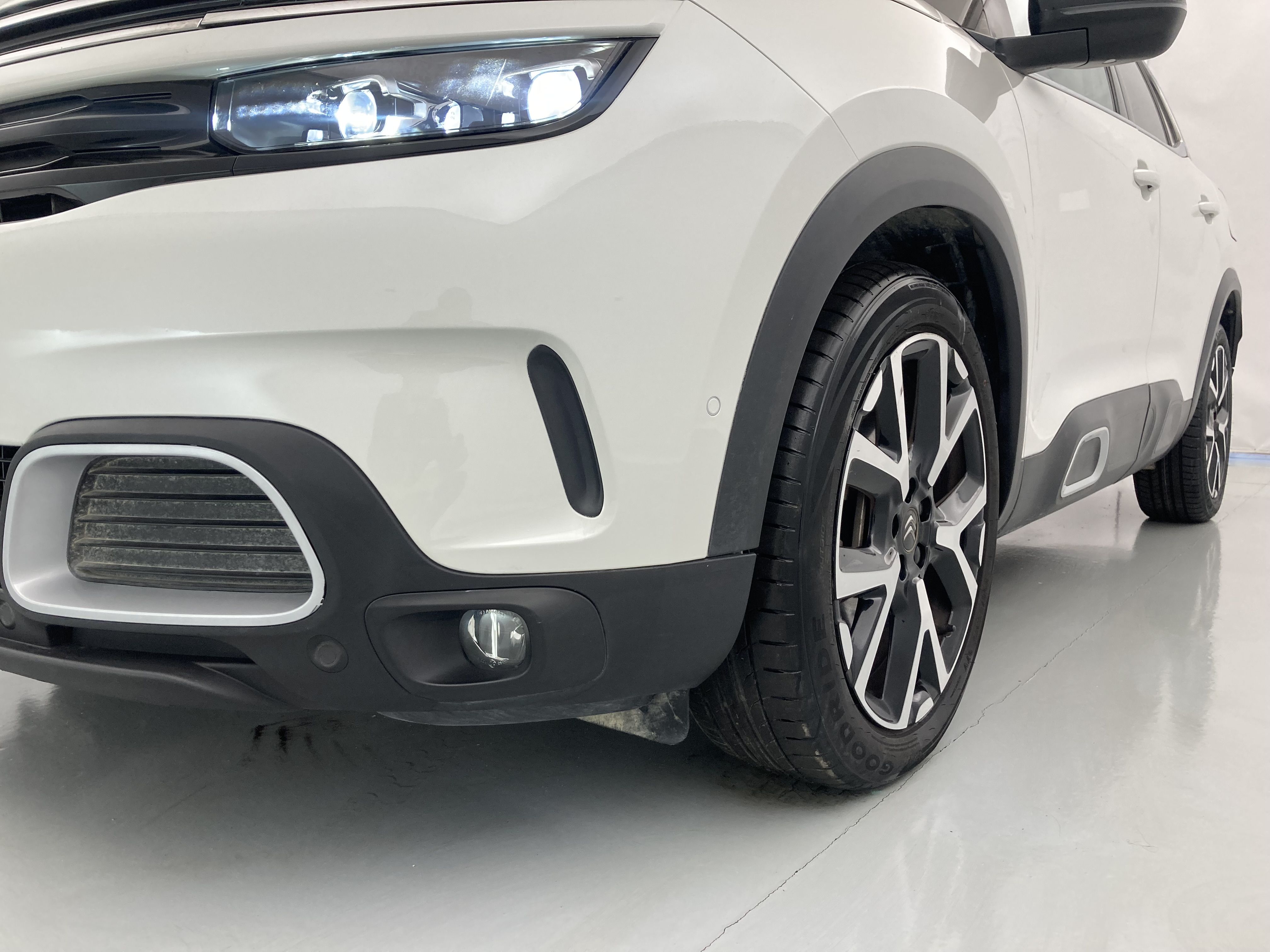 citroen c5 aircross shine 1.6 PURETECH HYBRID 225 E-EAT 2022 blanco nacarado / negro 27
