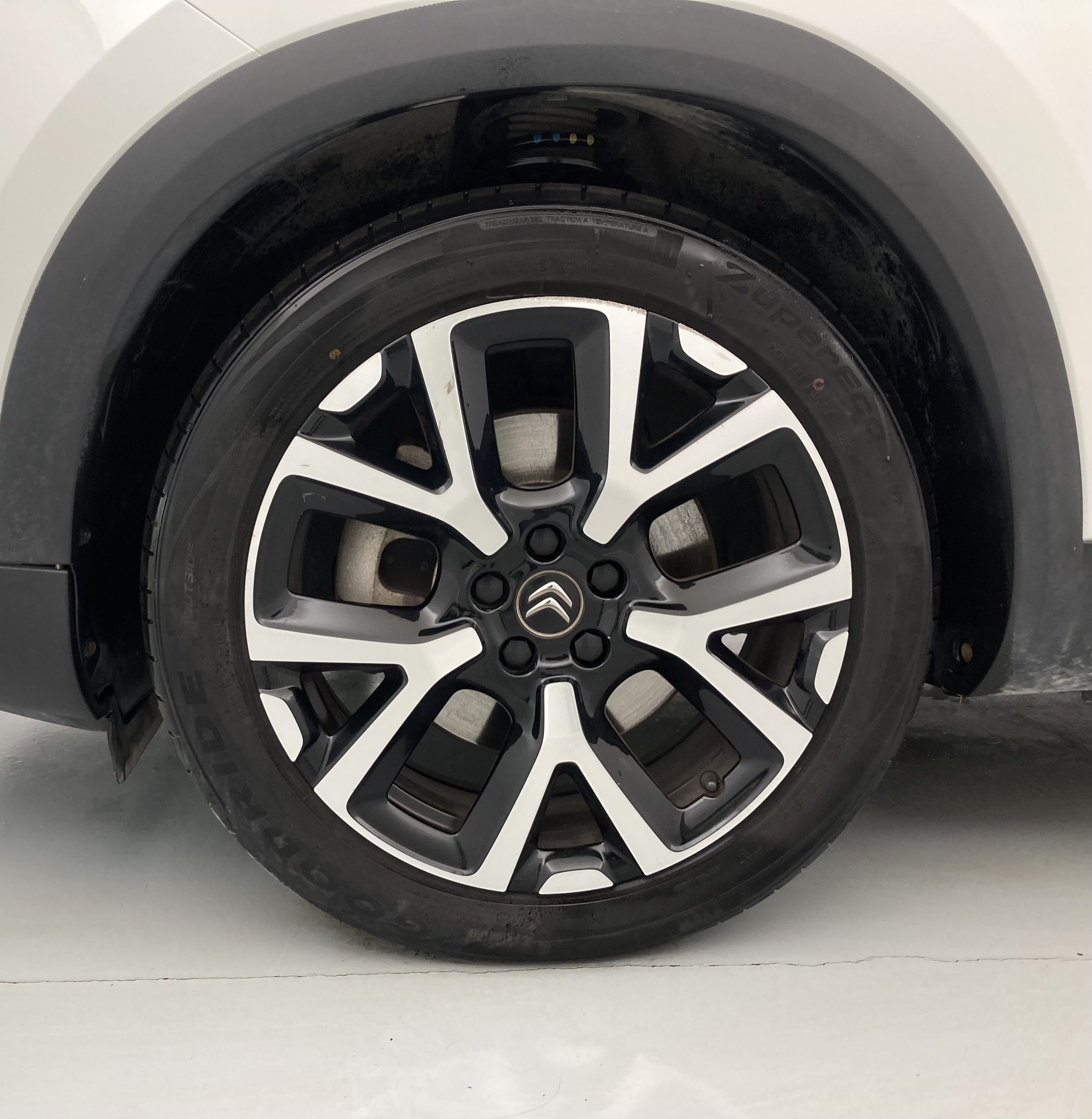 citroen c5 aircross shine 1.6 PURETECH HYBRID 225 E-EAT 2022 blanco nacarado / negro 28