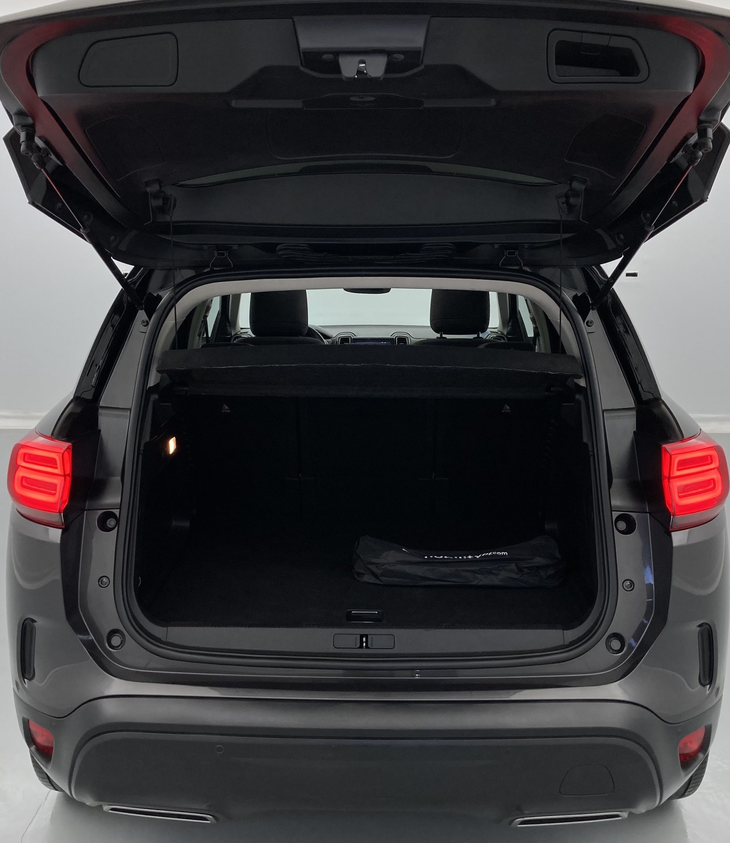 citroen c5 aircross shine 1.6 PURETECH HYBRID 225 E-EAT 2022 gris platino / negro 29