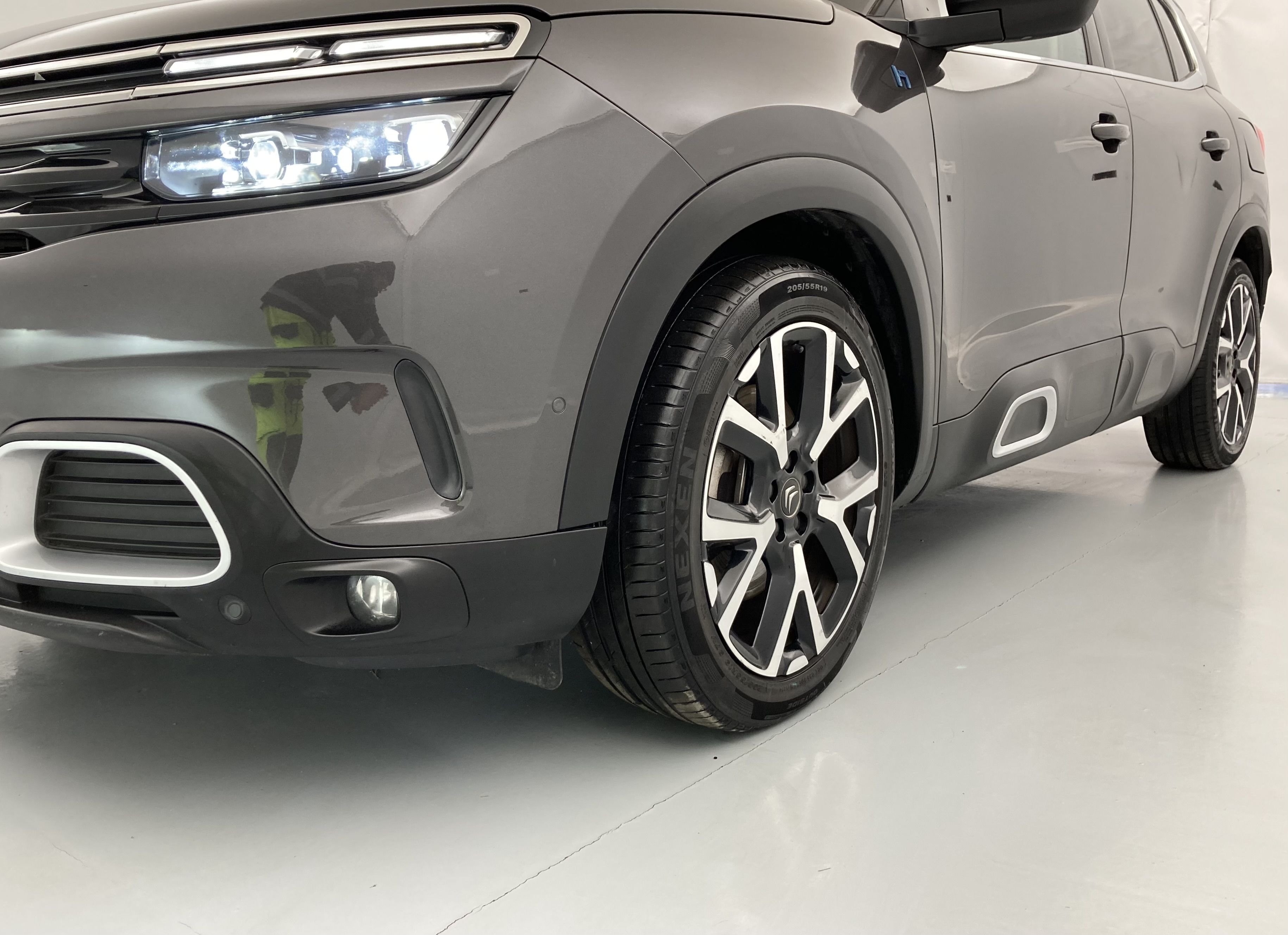 citroen c5 aircross shine 1.6 PURETECH HYBRID 225 E-EAT 2022 gris platino / negro 31