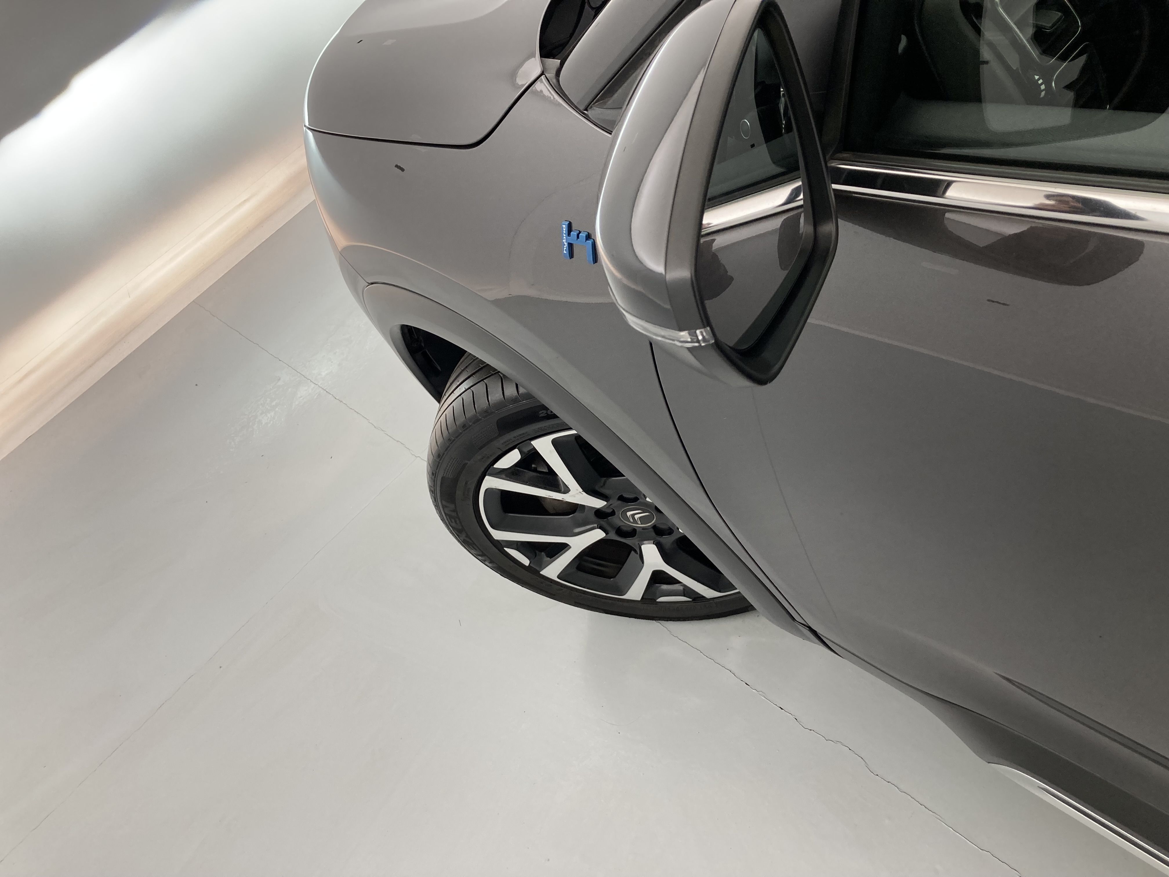 citroen c5 aircross shine 1.6 PURETECH HYBRID 225 E-EAT 2022 gris platino / negro 34