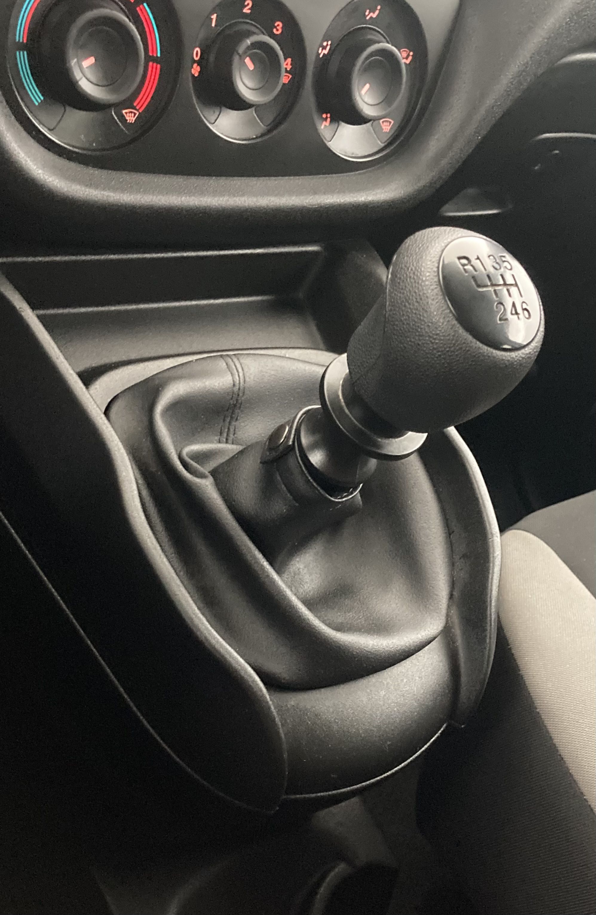 fiat doblo kombi sx n1 l1h1 1.6 MULTIJET 120 2023 gris oscuro 13