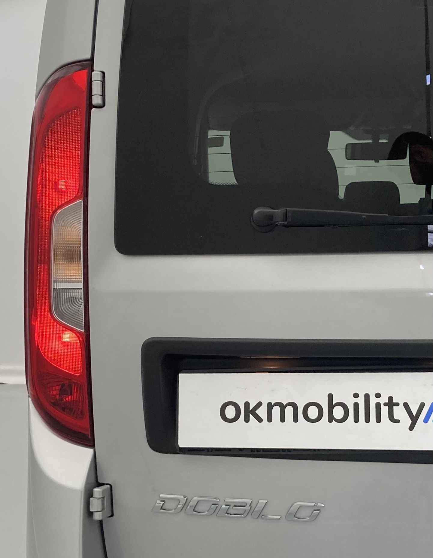 fiat doblo kombi sx n1 l1h1 1.6 MULTIJET 120 2023 gris oscuro 16