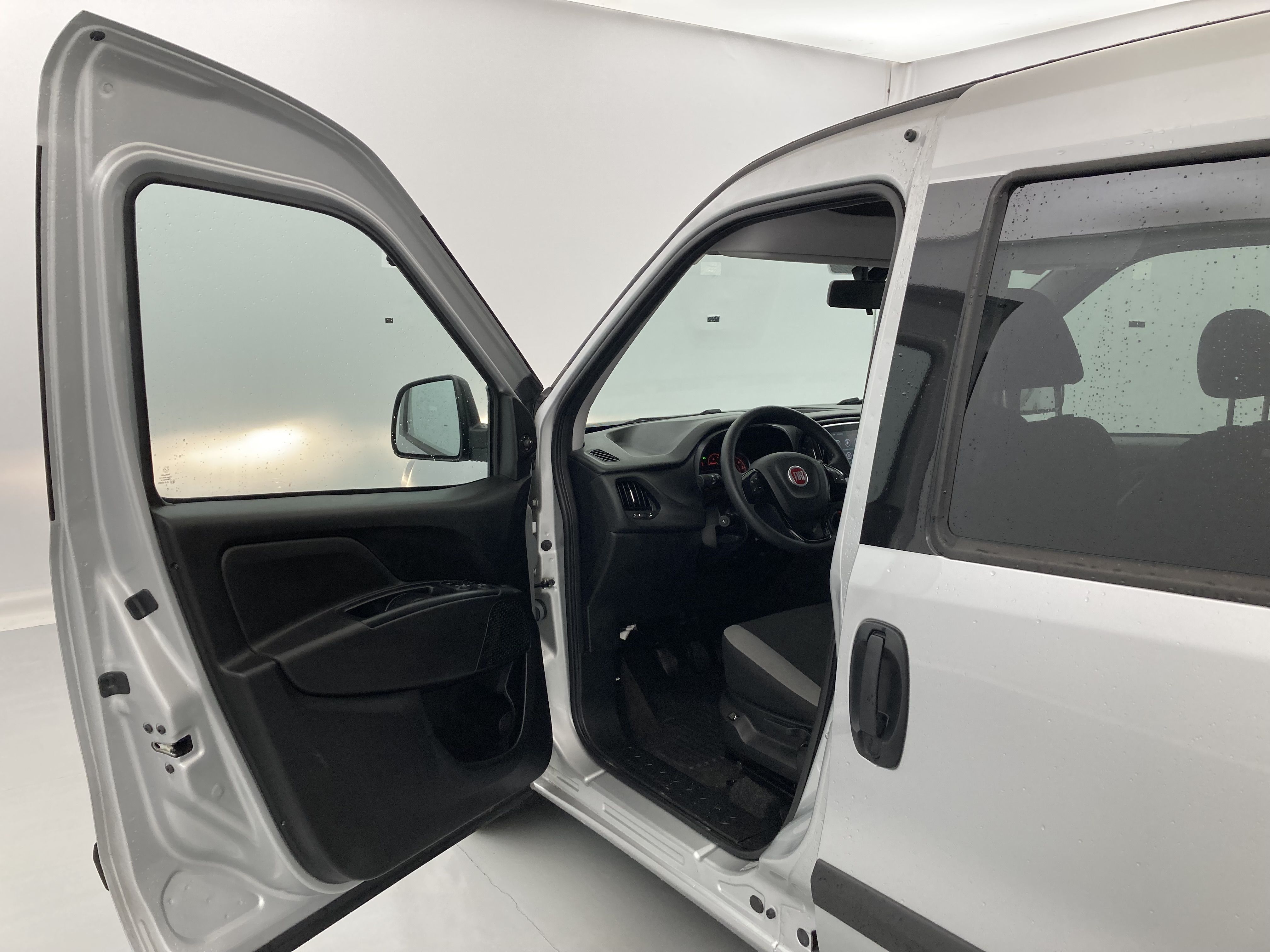 fiat doblo kombi sx n1 l1h1 1.6 MULTIJET 120 2023 gris oscuro 16