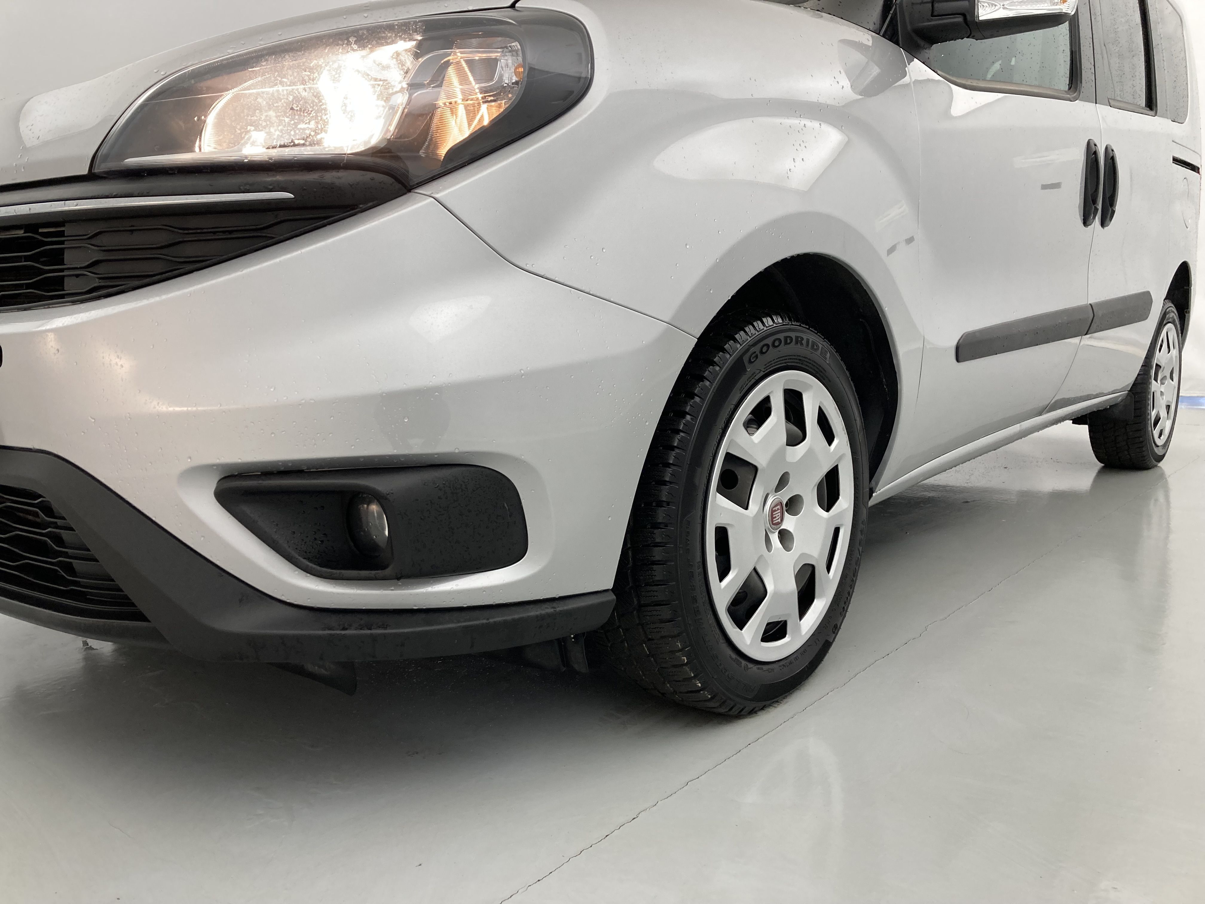 fiat doblo kombi sx n1 l1h1 1.6 MULTIJET 120 2023 gris oscuro 28