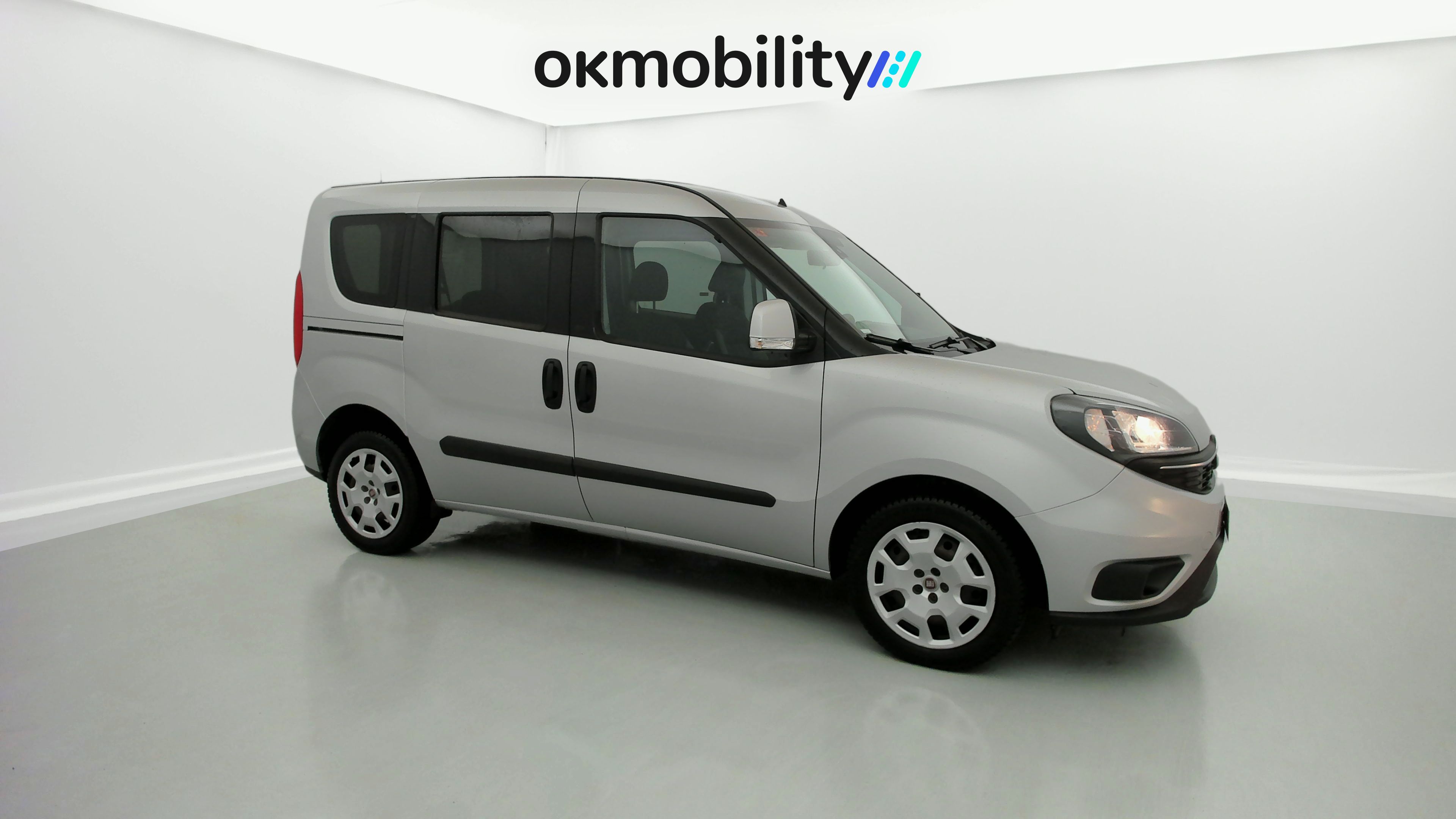 fiat doblo kombi sx n1 l1h1 1.6 MULTIJET 120 2023 gris oscuro 3