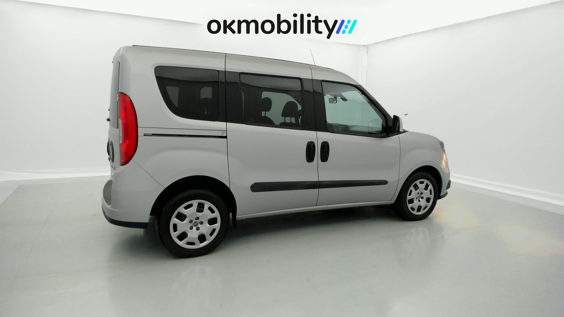 fiat doblo kombi sx n1 l1h1 1.6 MULTIJET 120 2023 gris oscuro 12