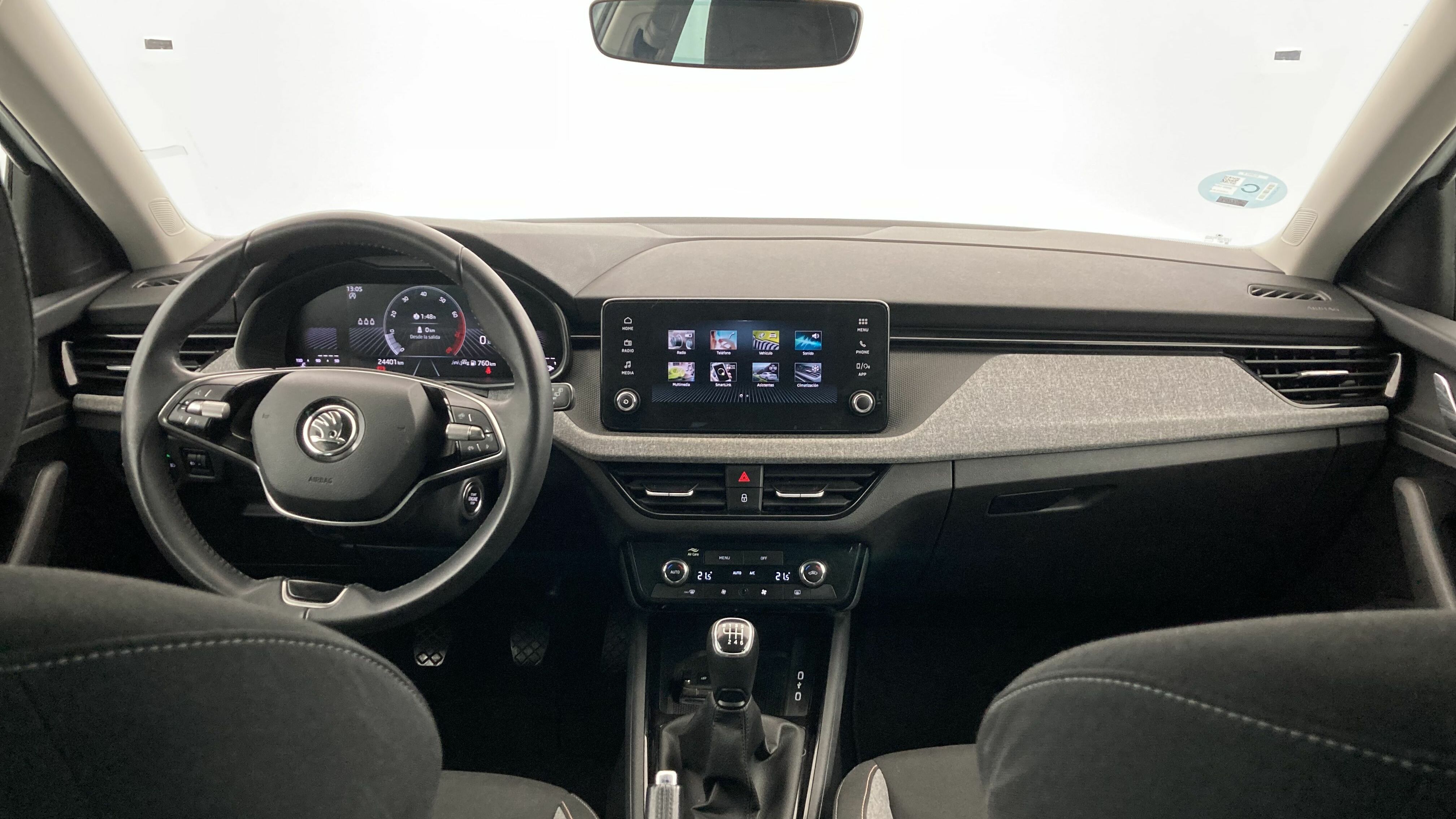 skoda scala selection 1.0 TSI 115 2024 blanco glaciar 15