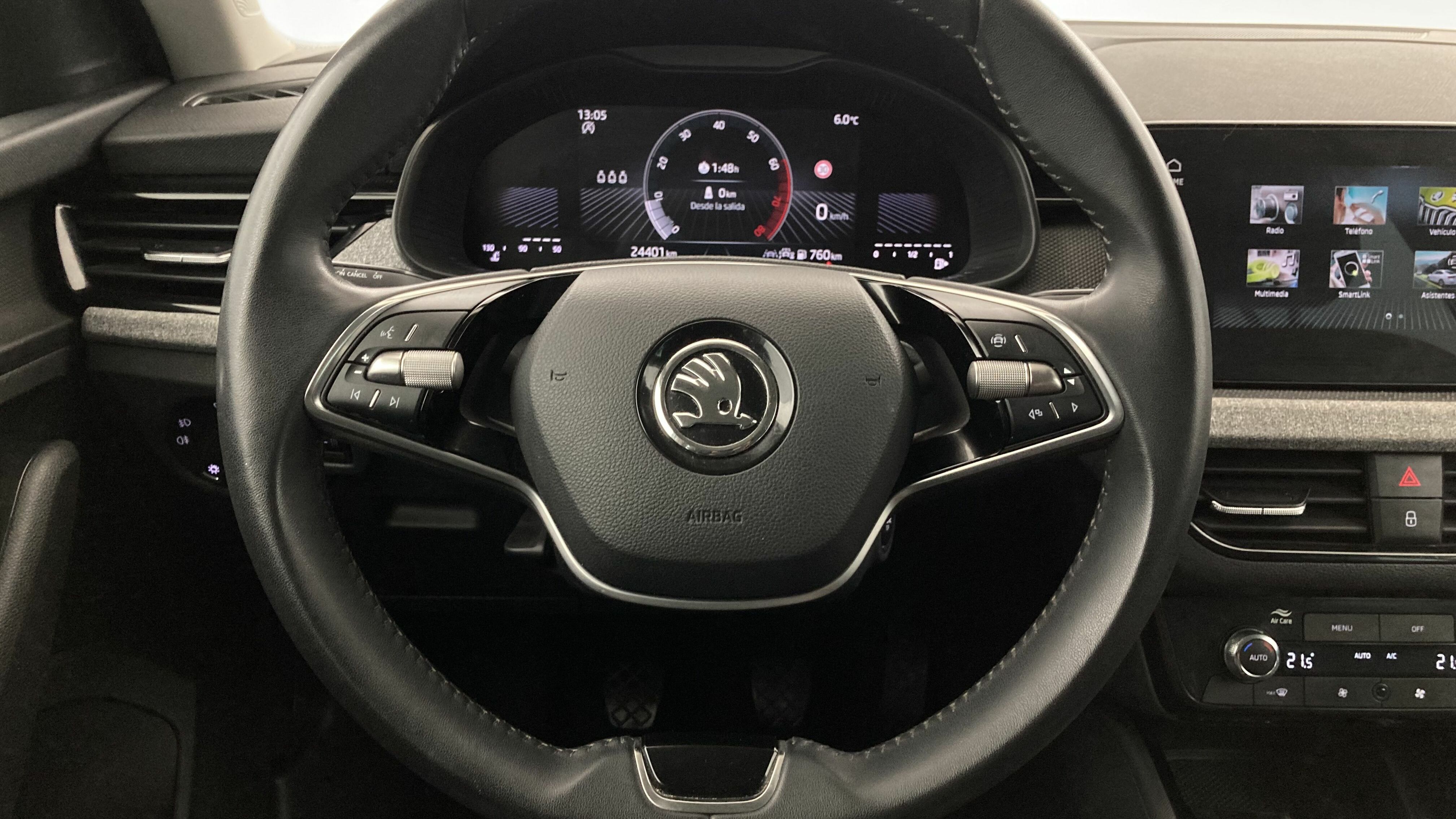 skoda scala selection 1.0 TSI 115 2024 blanco glaciar 16