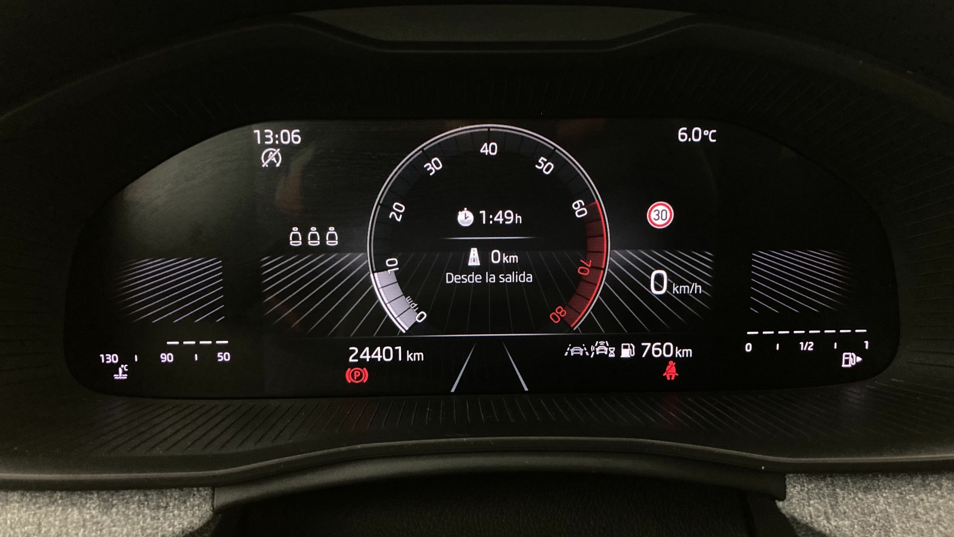 skoda scala selection 1.0 TSI 115 2024 blanco glaciar 17