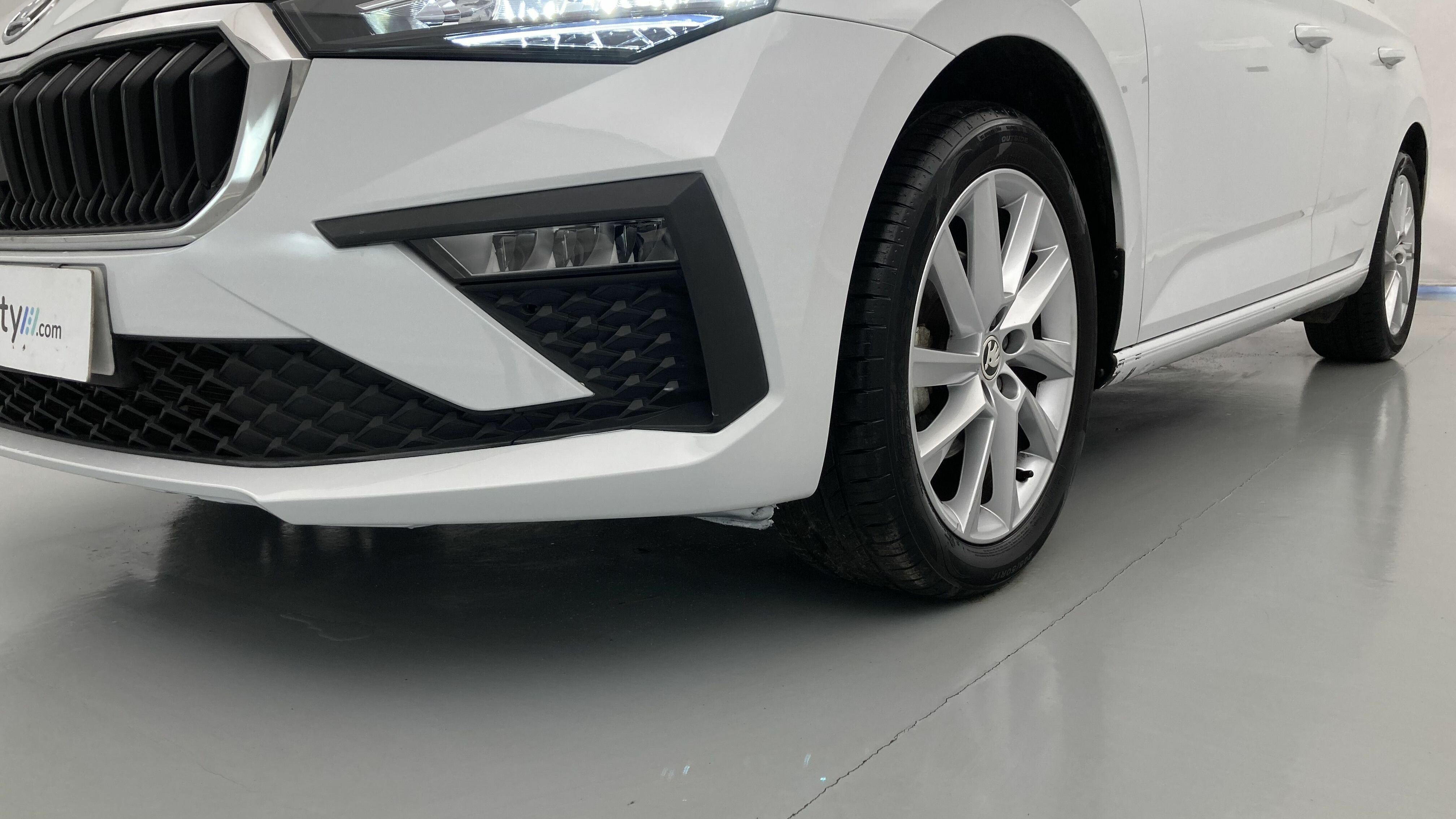 skoda scala selection 1.0 TSI 115 2024 blanco glaciar 25