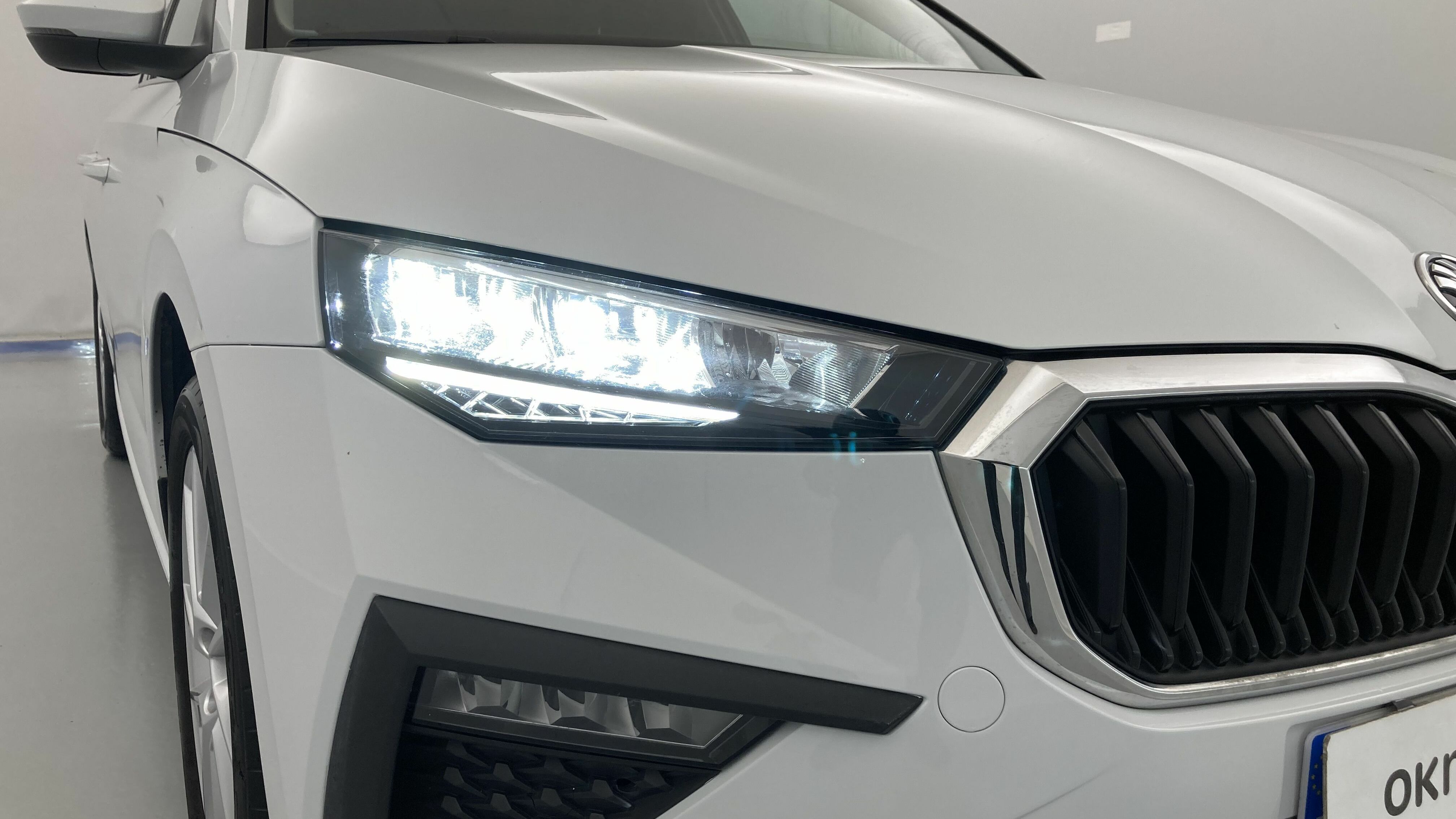 skoda scala selection 1.0 TSI 115 2024 blanco glaciar 28