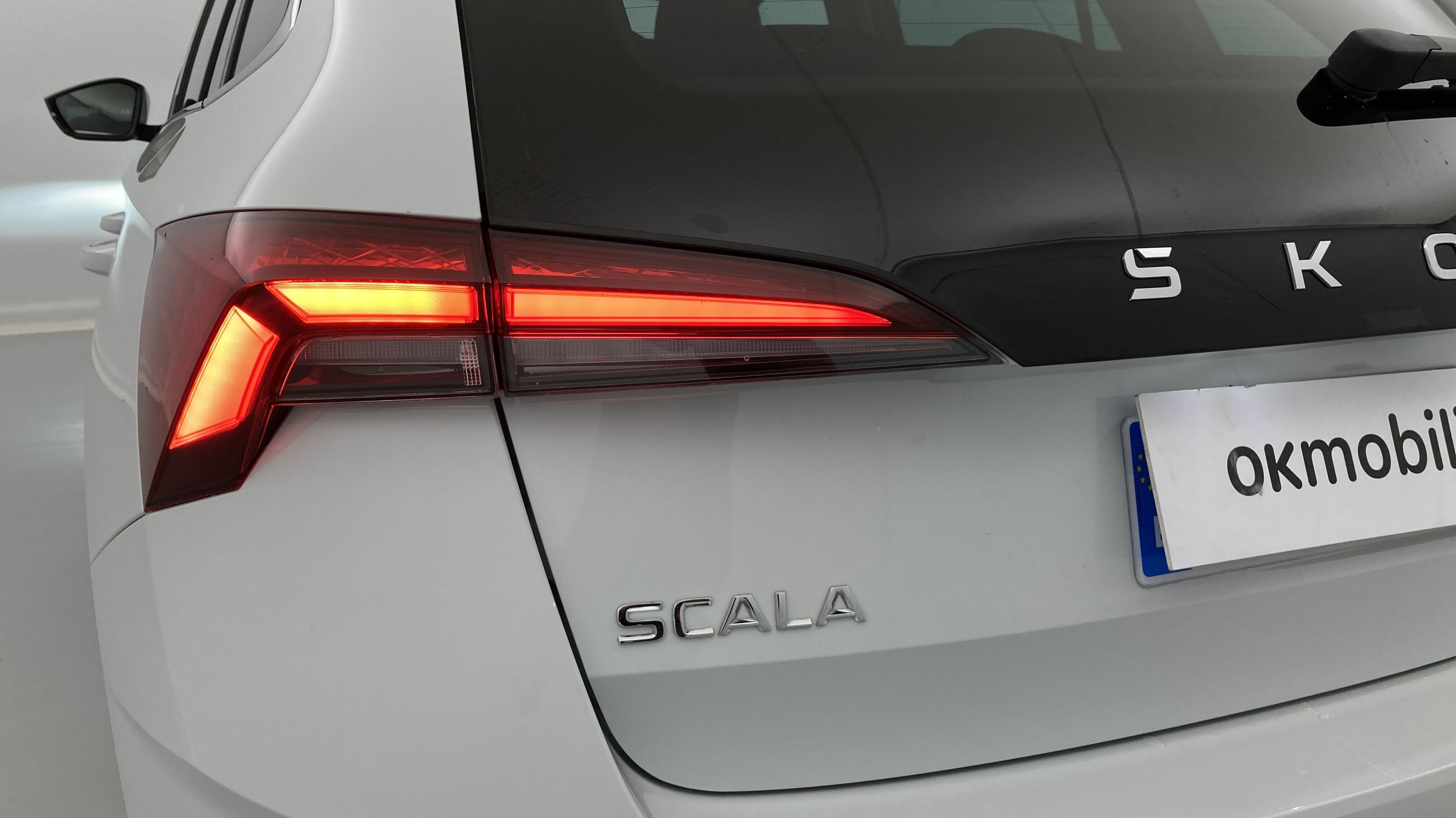 skoda scala selection 1.0 TSI 115 2024 blanco glaciar 29