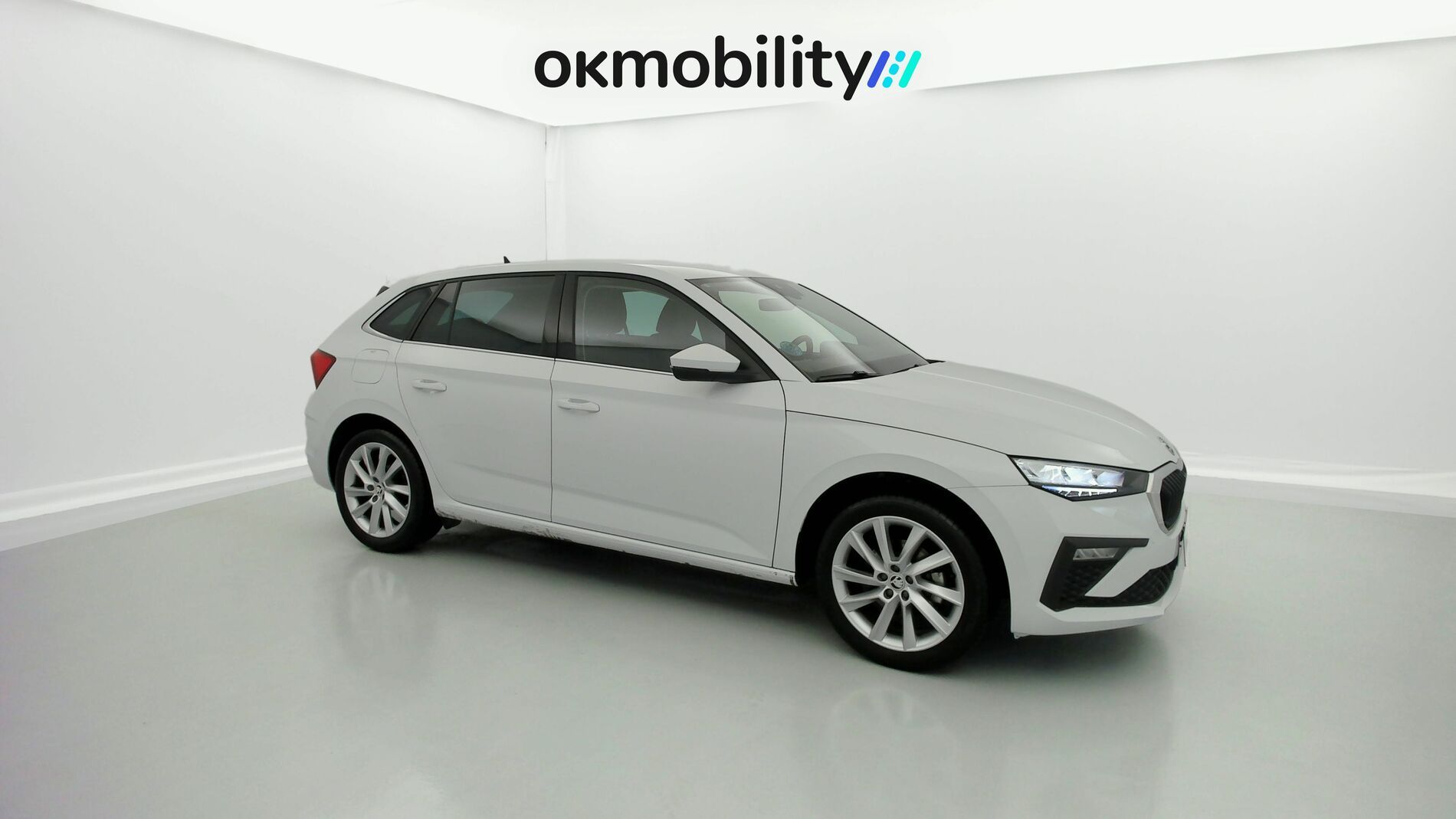 skoda scala selection 1.0 TSI 115 2024 blanco glaciar 2