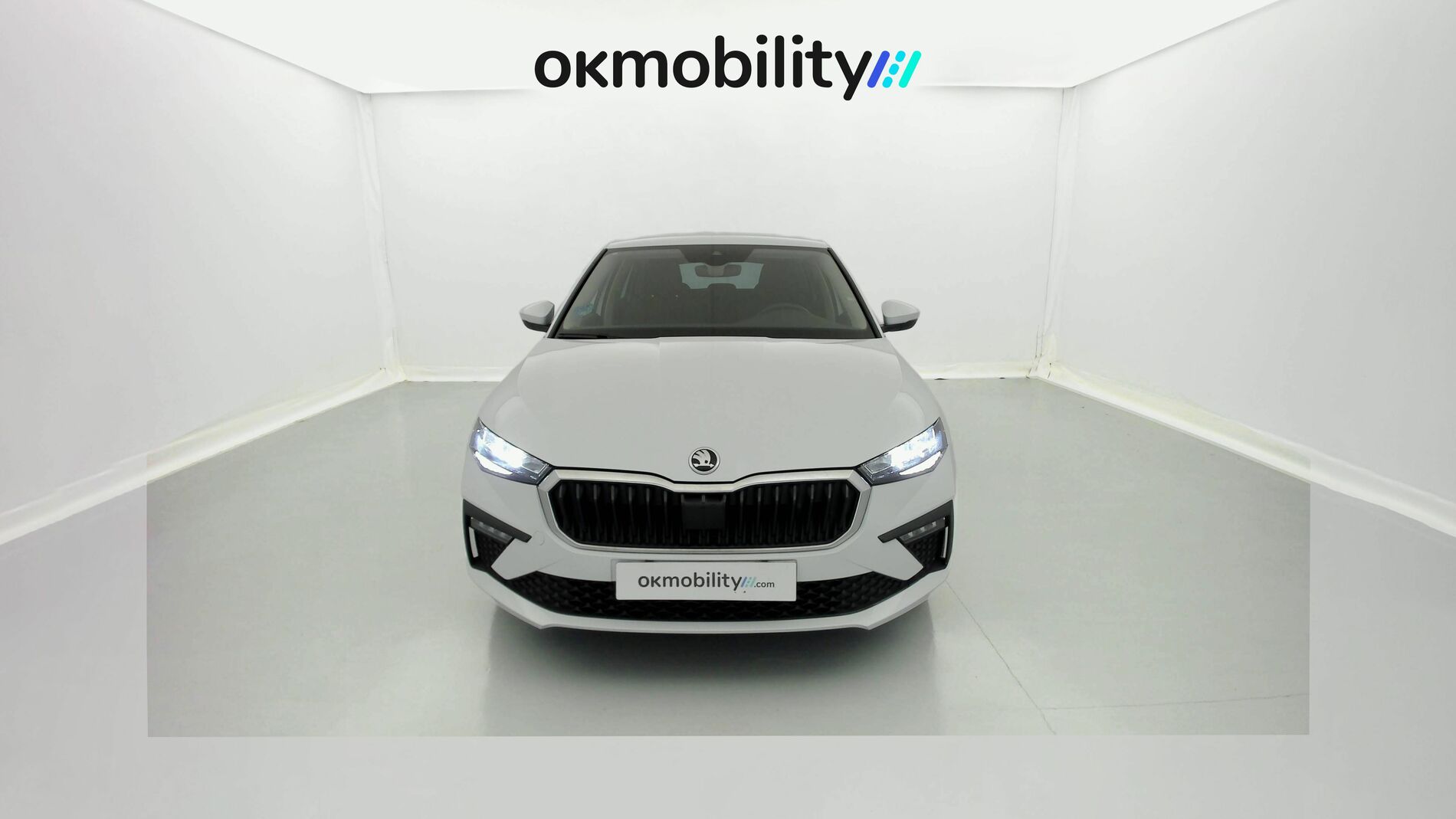 skoda scala selection 1.0 TSI 115 2024 blanco glaciar 3