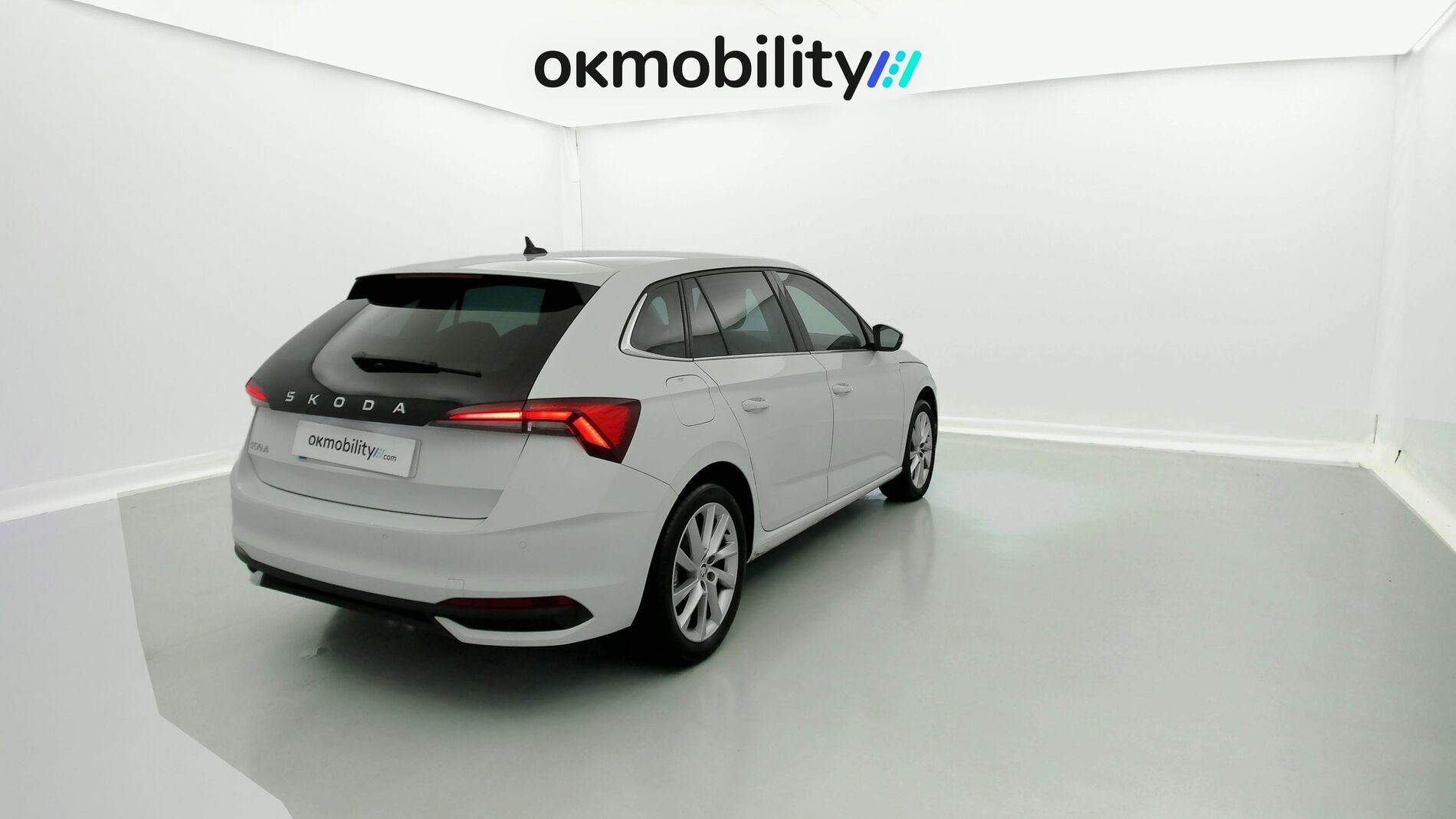 skoda scala selection 1.0 TSI 115 2024 blanco glaciar 10