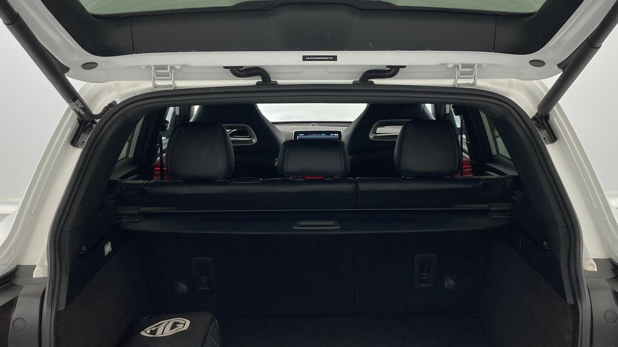 mg ehs phev exclusive 1.5 T-GDI 258 PHEV 2022 dover white 24