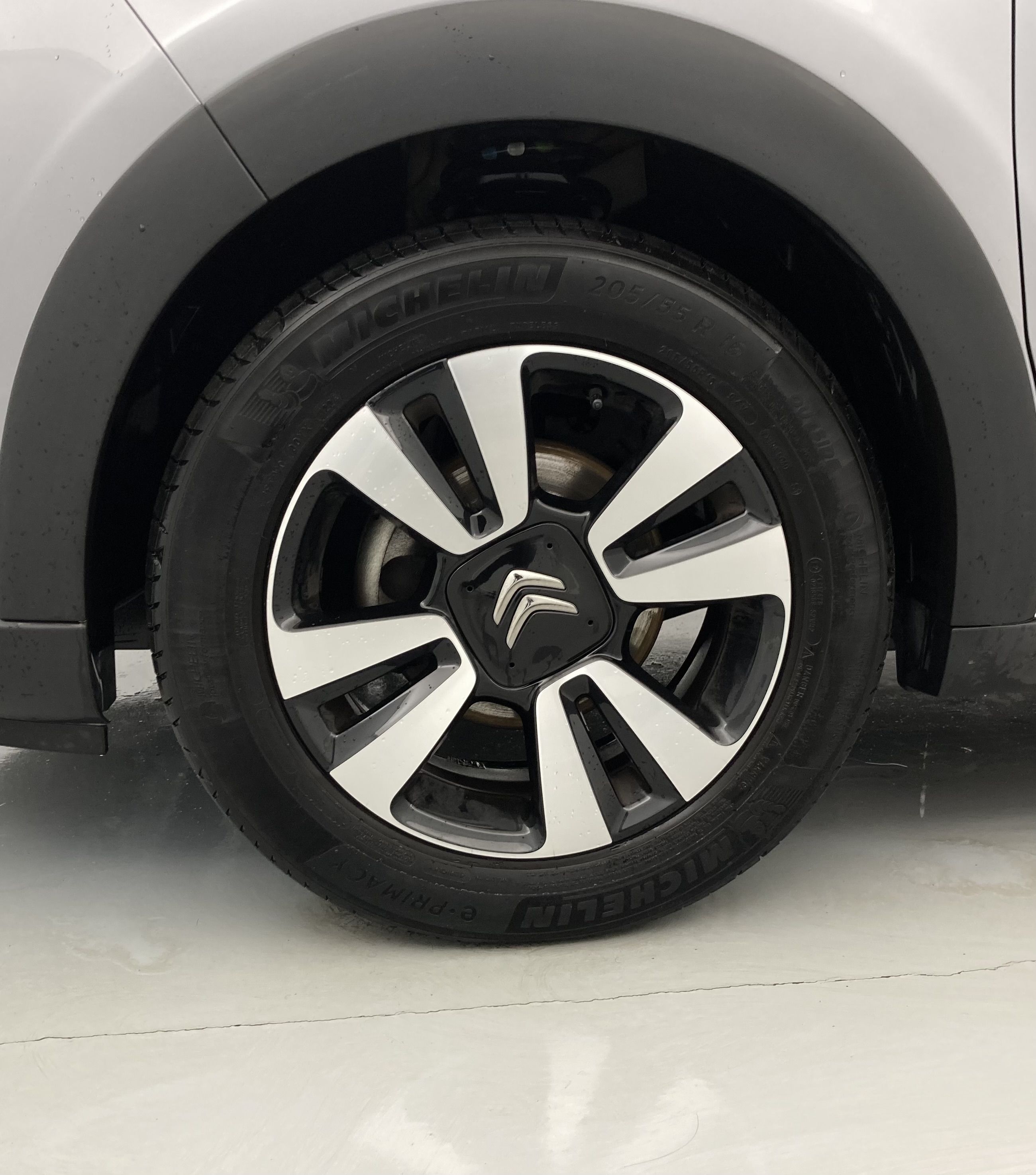 citroen c3 origin max 1.2 PURETECH 83 2024 gris acero / negro 26