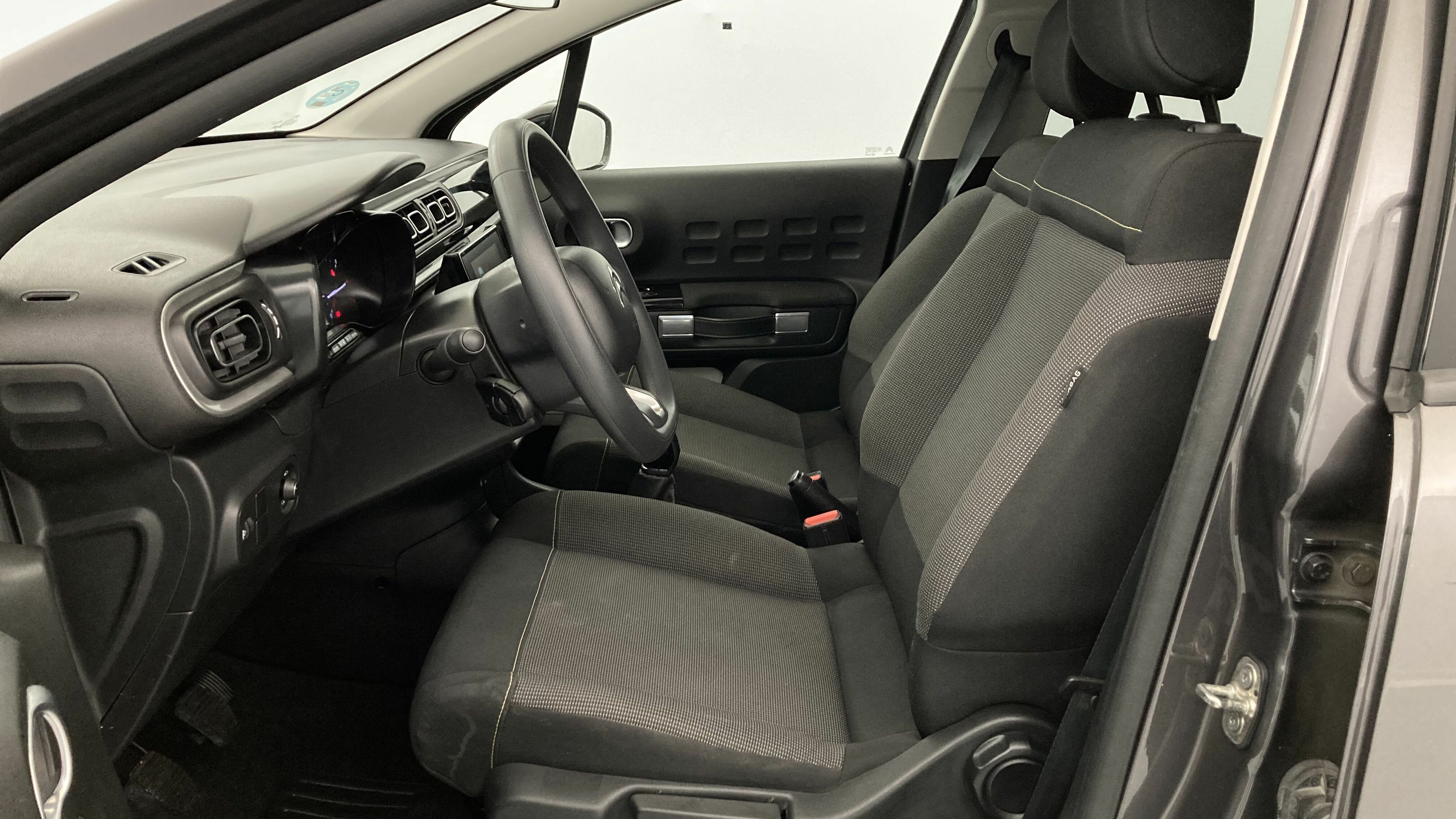 citroen c3 origin max 1.2 PURETECH 83 2024 gris platino / negro 15