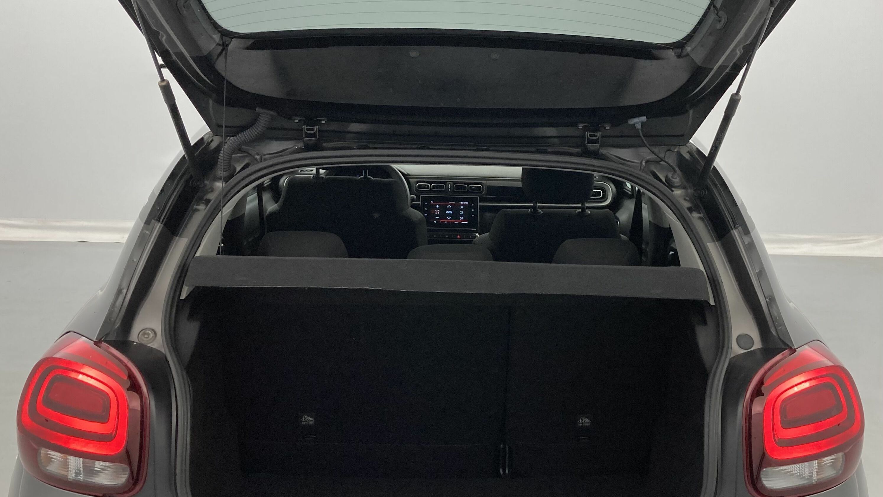 citroen c3 origin max 1.2 PURETECH 83 2024 gris platino / negro 25