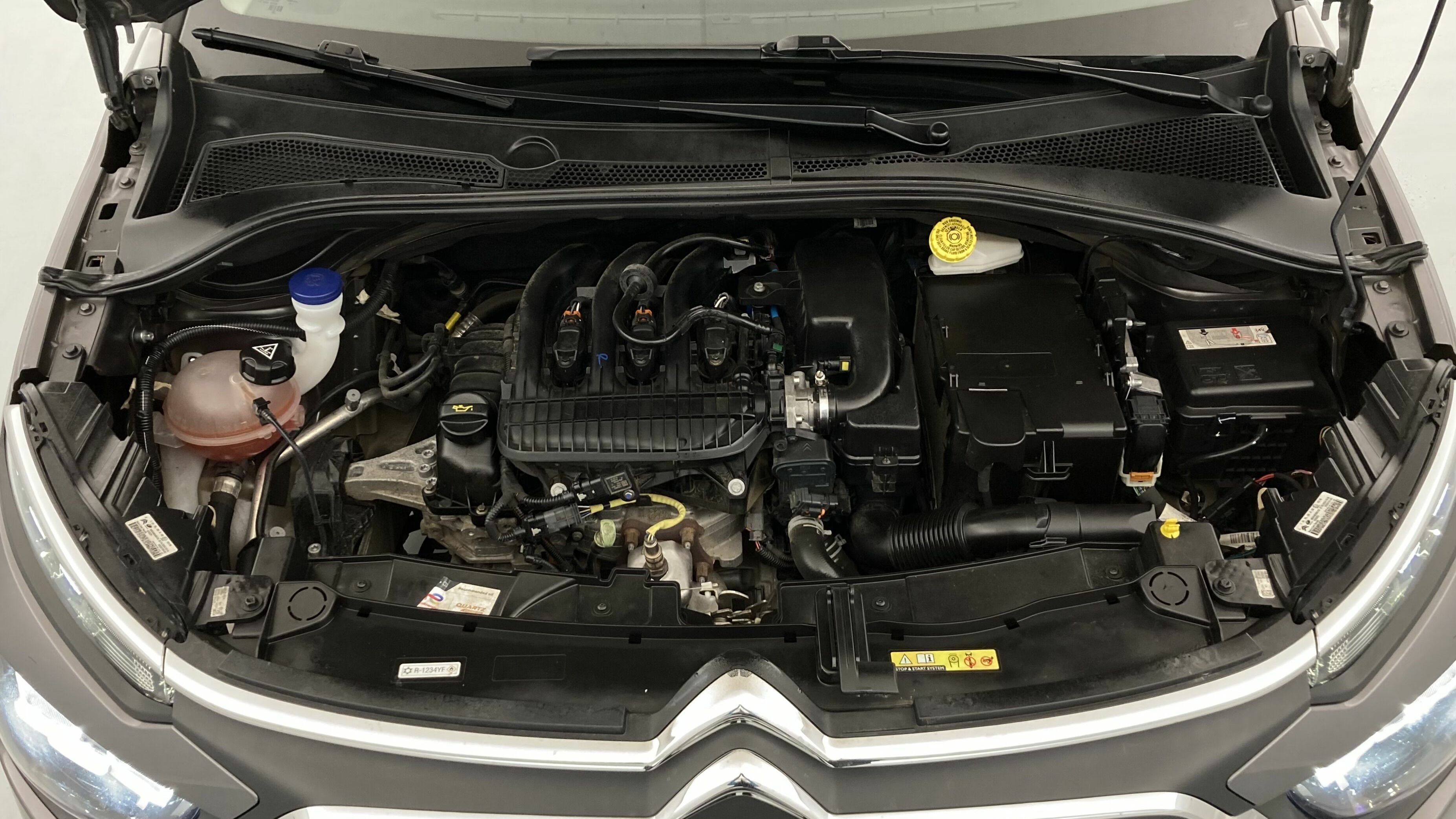 citroen c3 origin max 1.2 PURETECH 83 2024 gris platino / negro 26