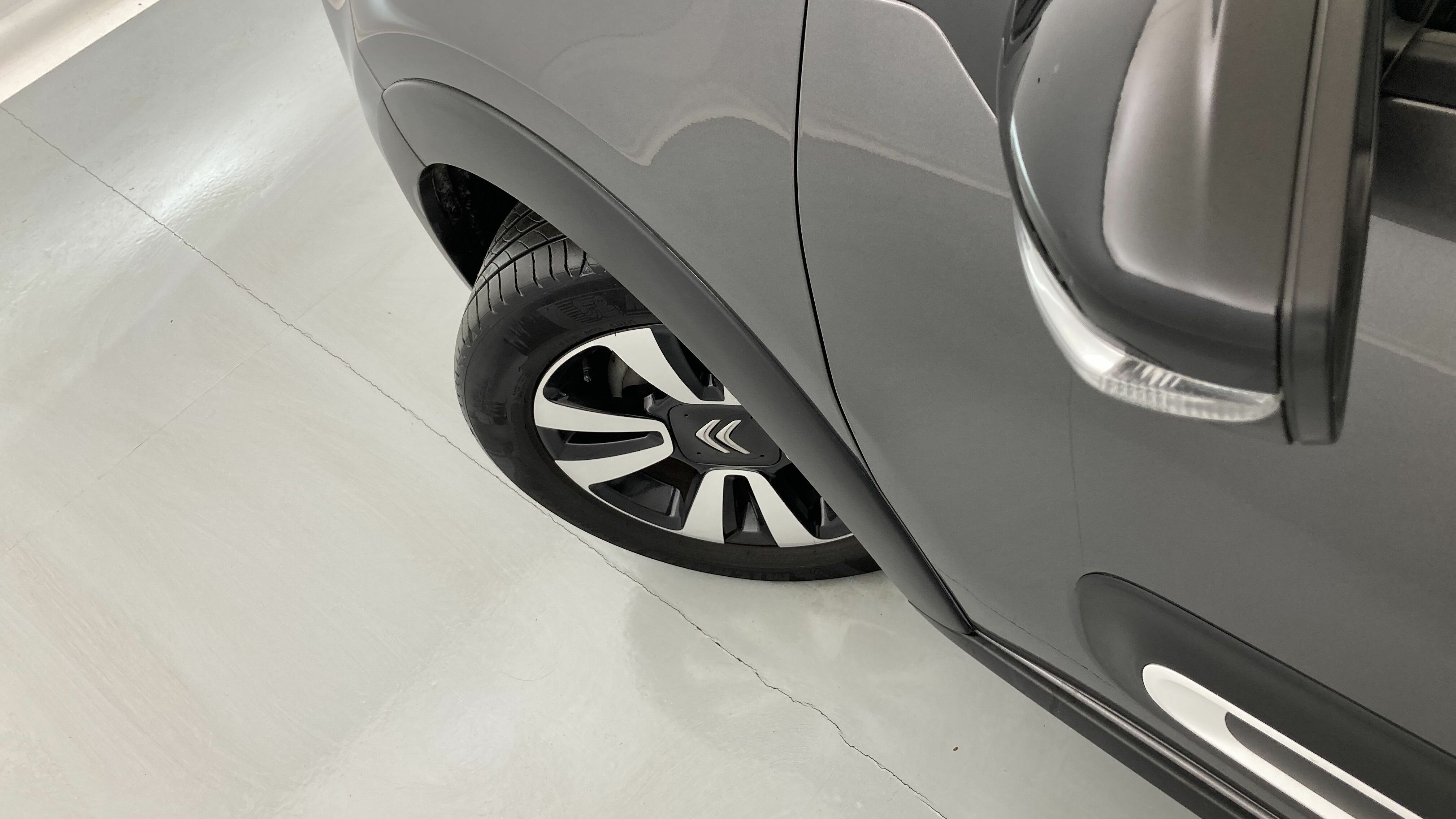 citroen c3 origin max 1.2 PURETECH 83 2024 gris platino / negro 29