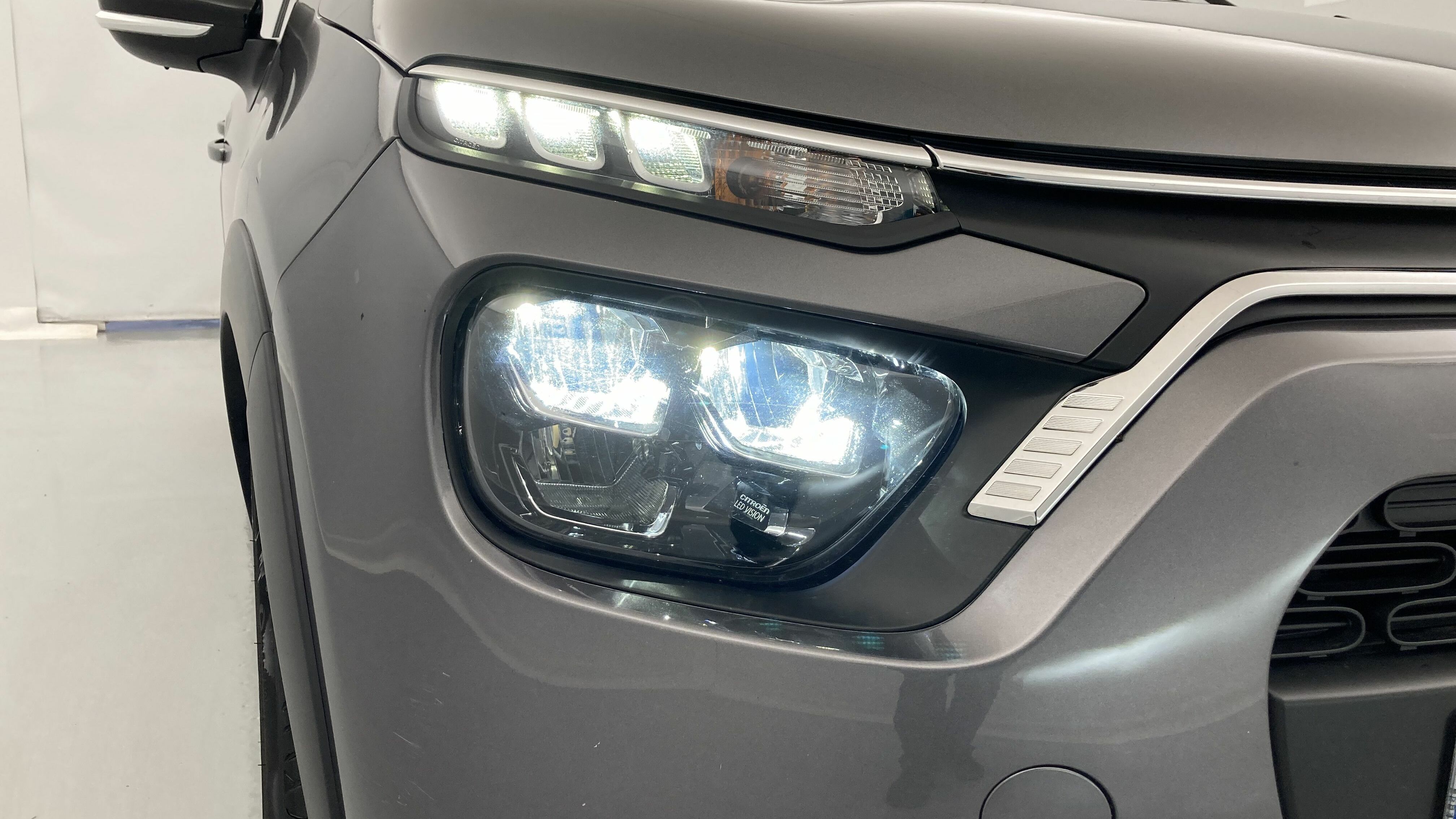 citroen c3 origin max 1.2 PURETECH 83 2024 gris platino / negro 30