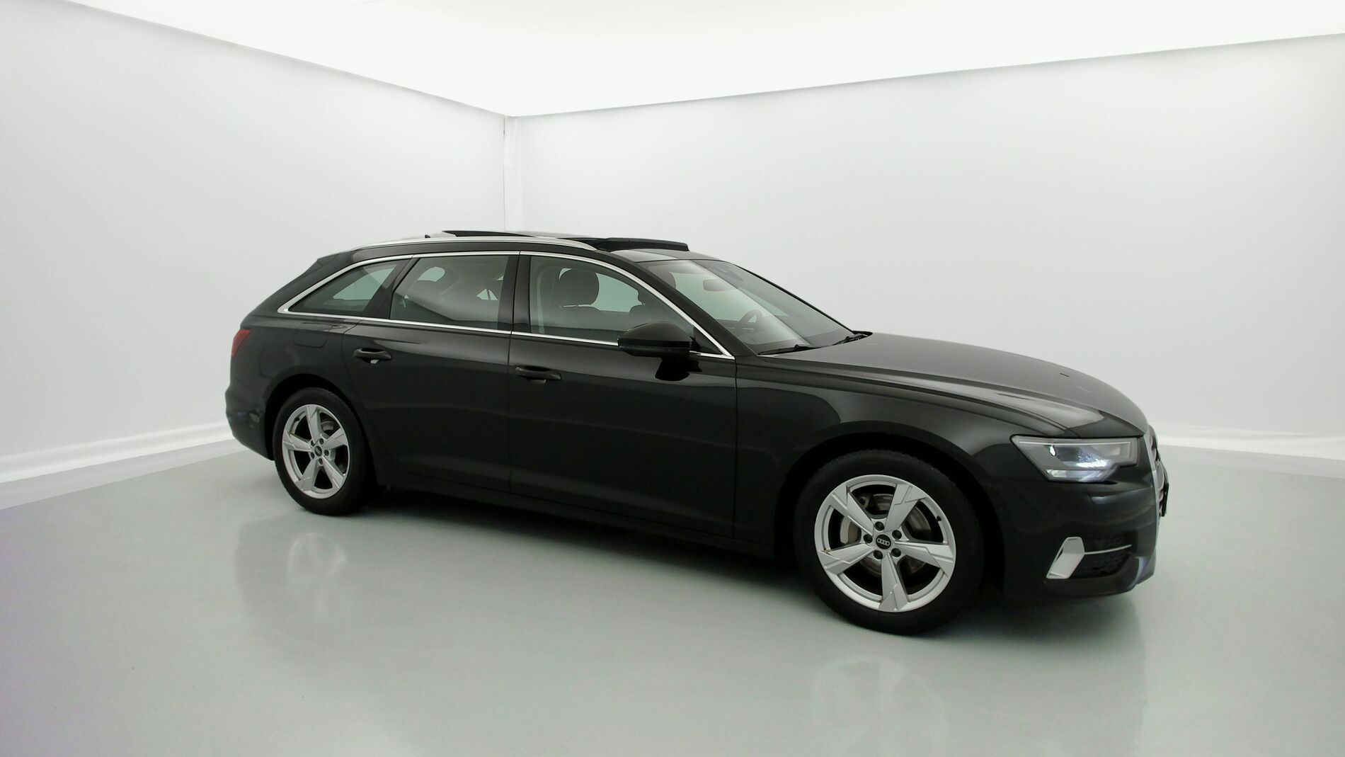 audi a6 avant business 40 TDI 204 STRONIC 2022 negro mitos metalizado 2
