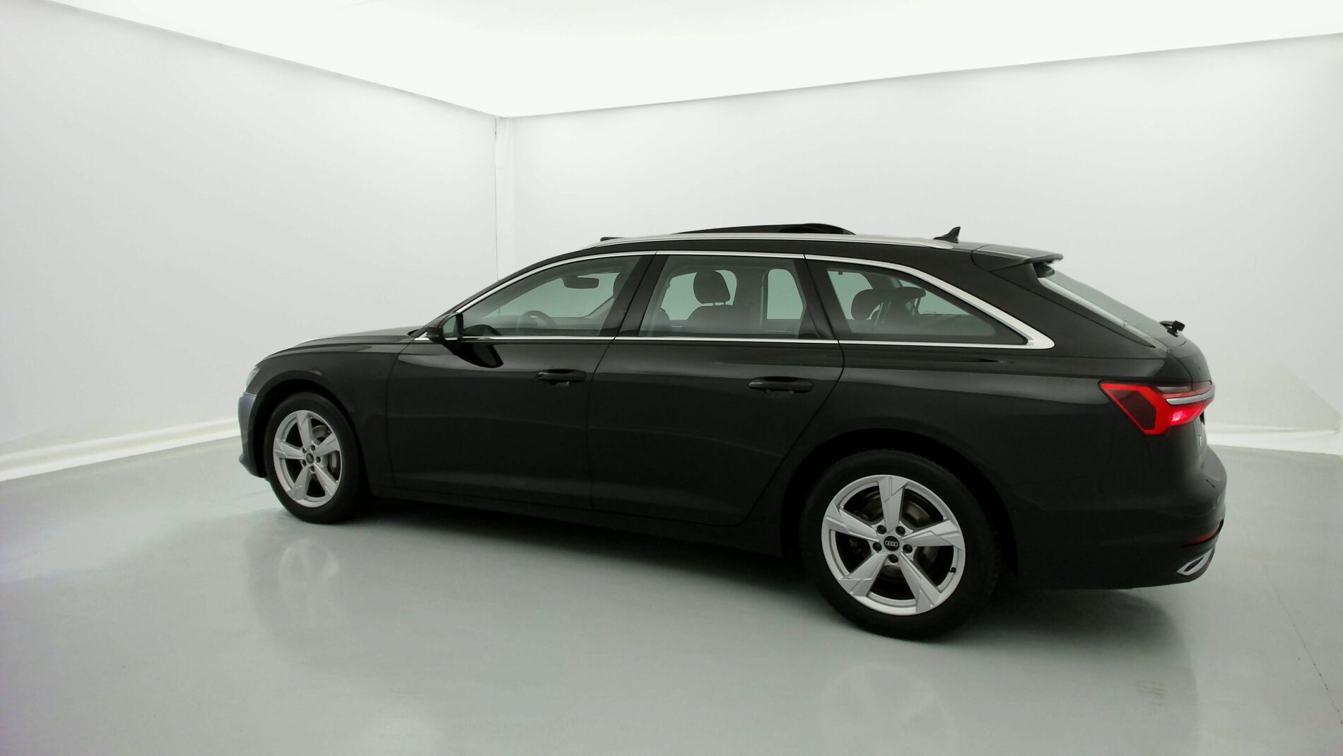 audi a6 avant business 40 TDI 204 STRONIC 2022 negro mitos metalizado 8