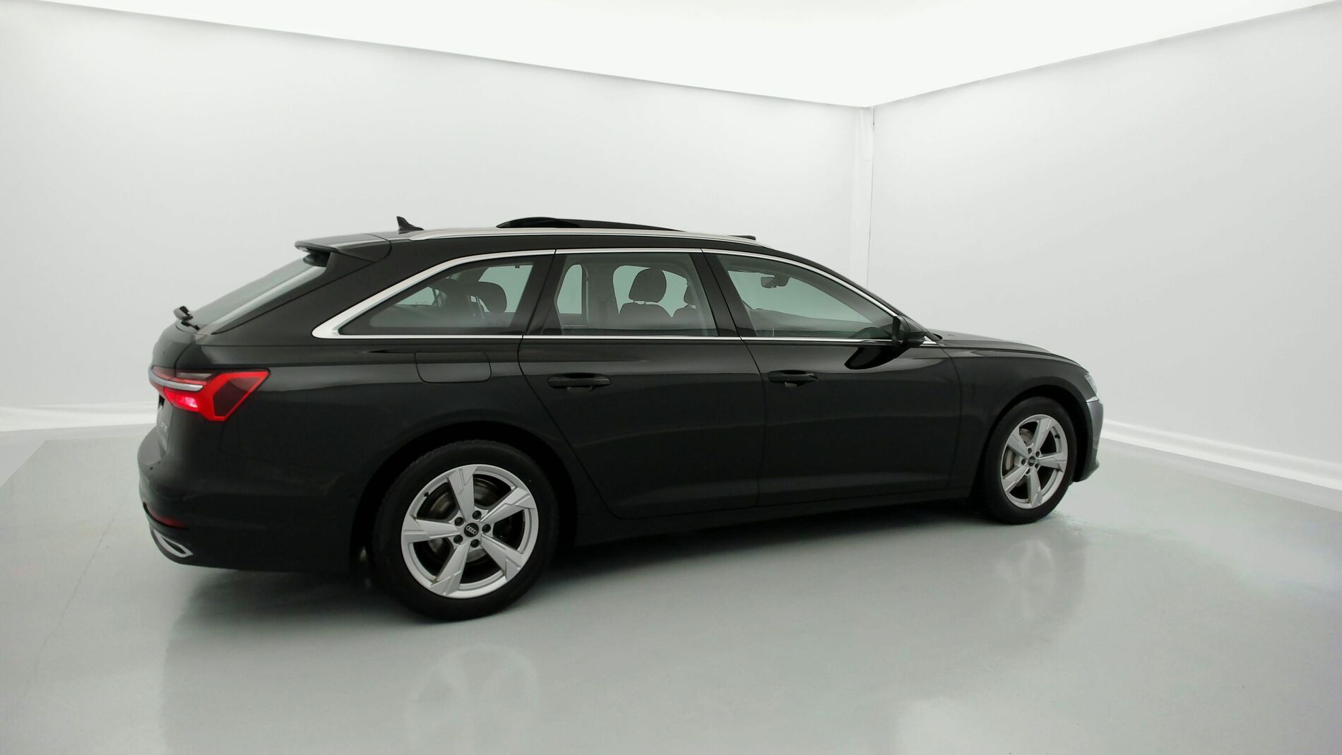 audi a6 avant business 40 TDI 204 STRONIC 2022 negro mitos metalizado 12