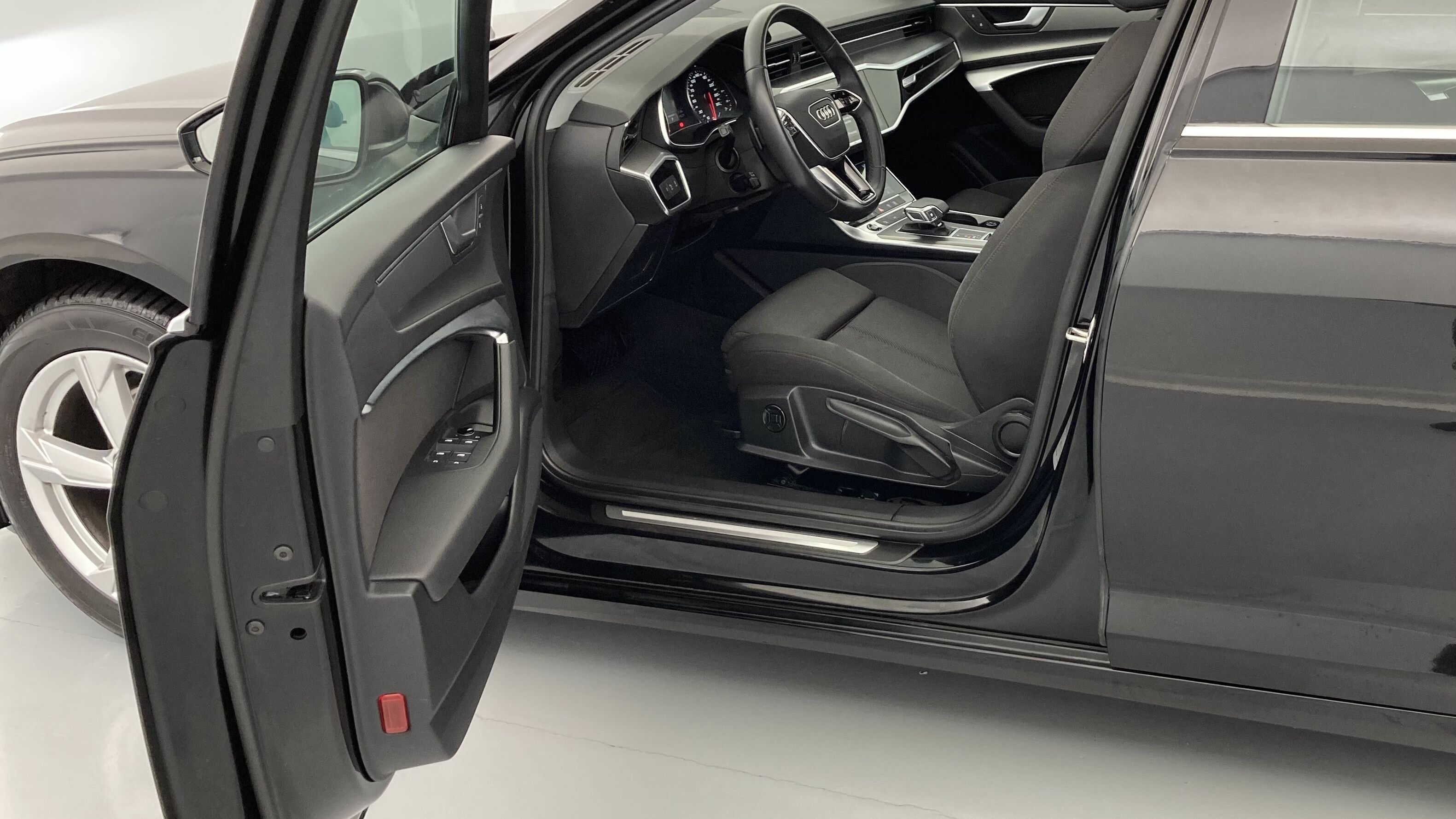 audi a6 avant business 40 TDI 204 STRONIC 2022 negro mitos metalizado 13