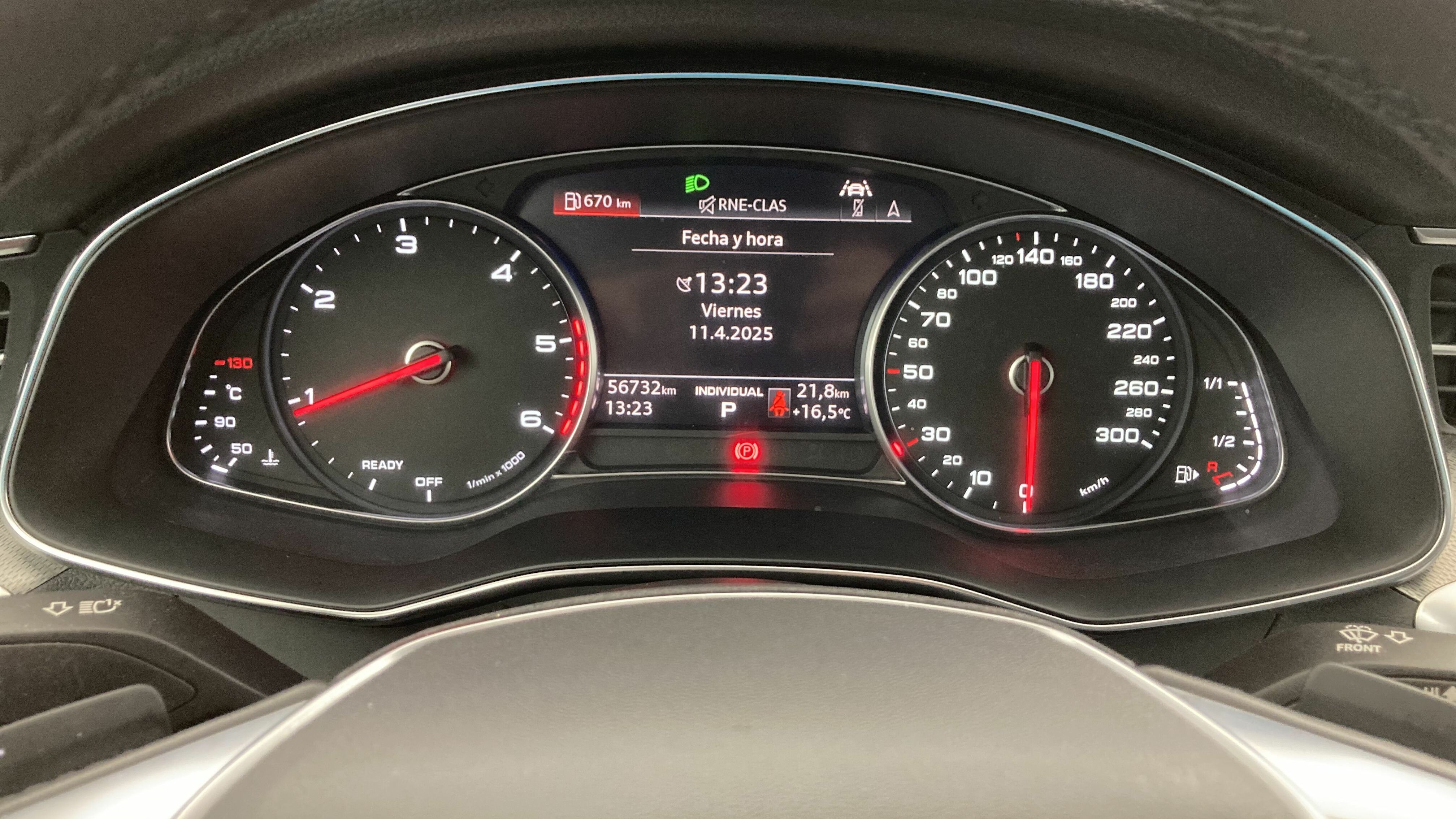 audi a6 avant business 40 TDI 204 STRONIC 2022 negro mitos metalizado 18