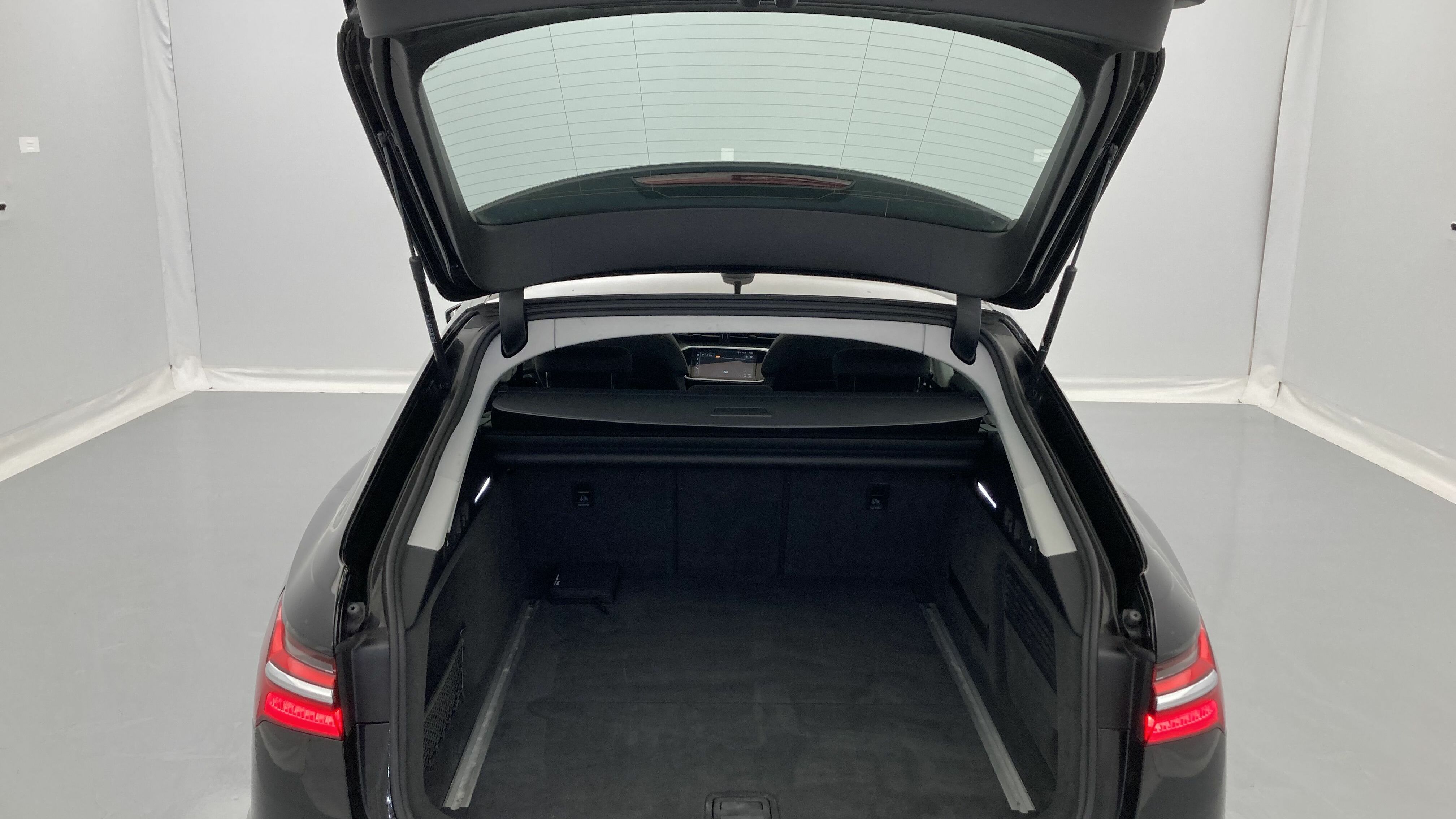 audi a6 avant business 40 TDI 204 STRONIC 2022 negro mitos metalizado 24