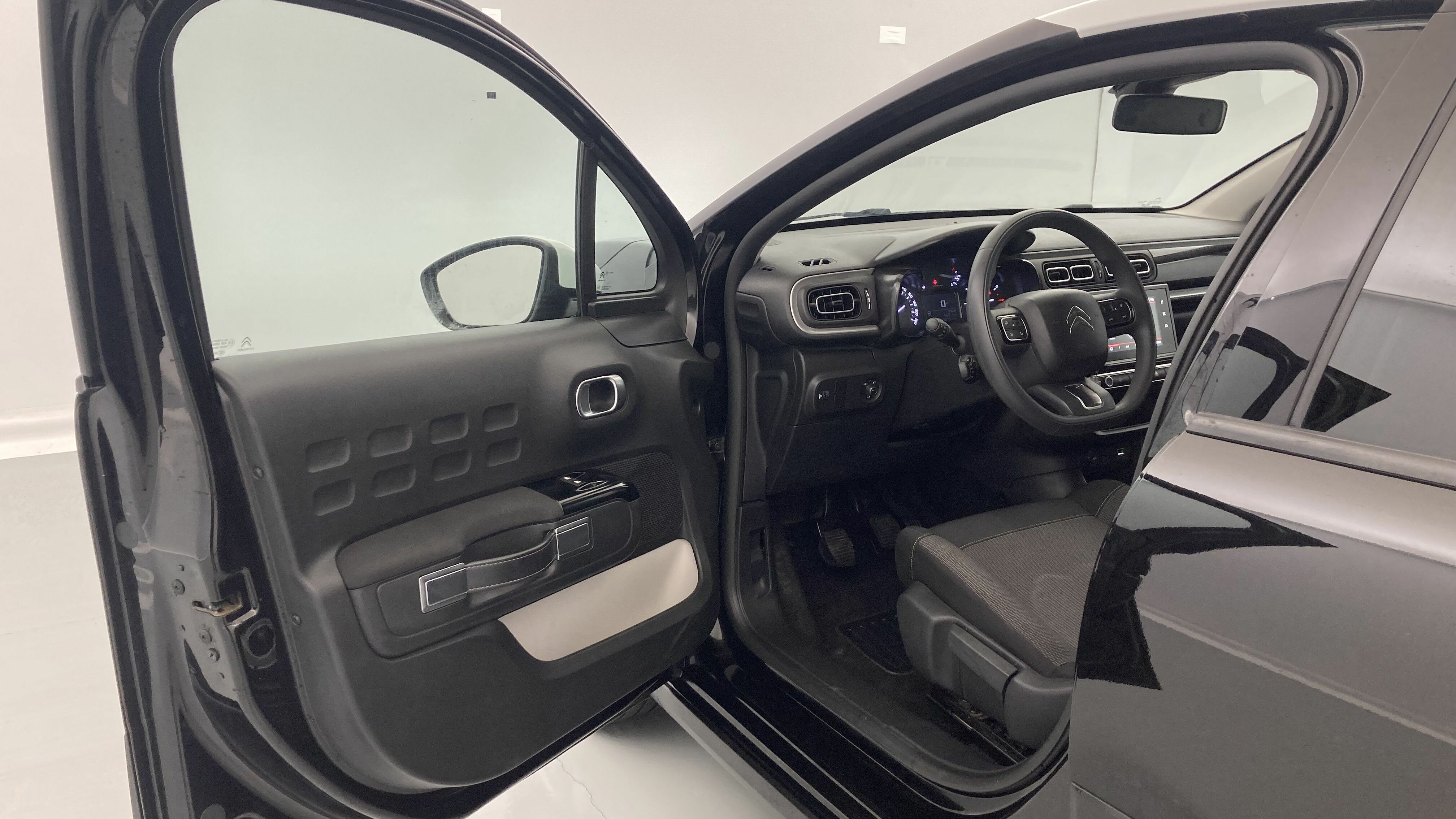 citroen c3 origin max 1.2 PURETECH 83 2024 negro perla nera / blanco 12