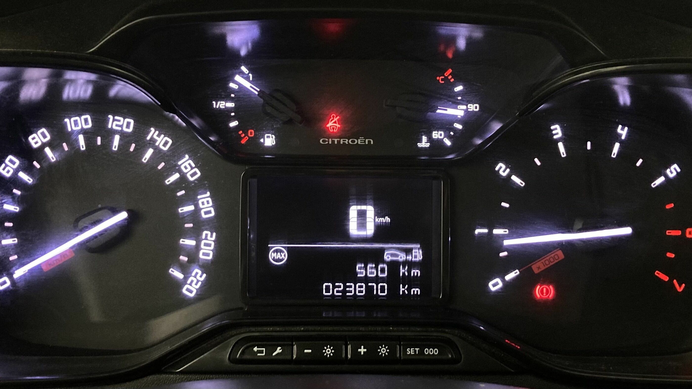 citroen c3 origin max 1.2 PURETECH 83 2024 negro perla nera / blanco 17