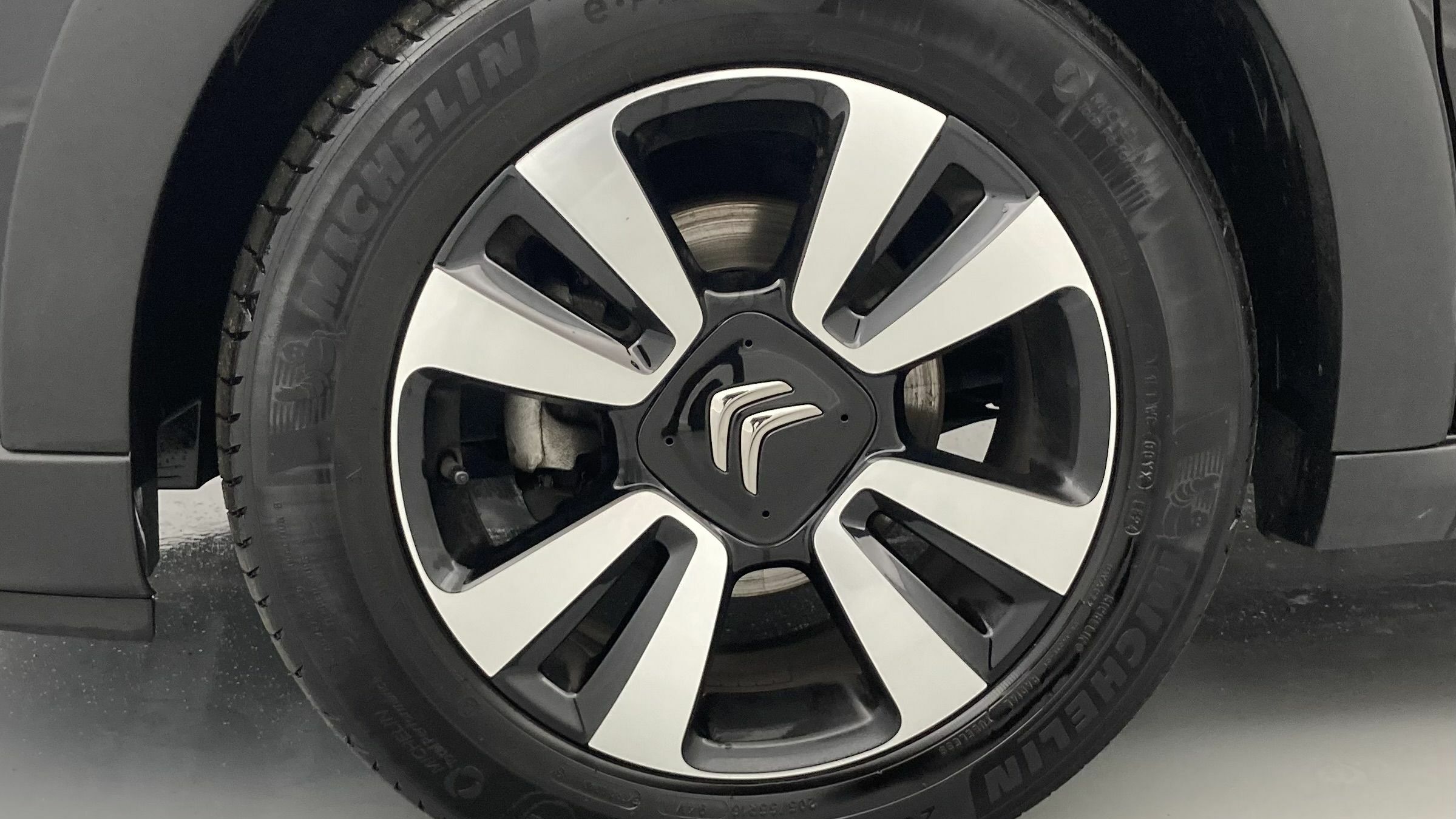 citroen c3 origin max 1.2 PURETECH 83 2024 negro perla nera / blanco 26