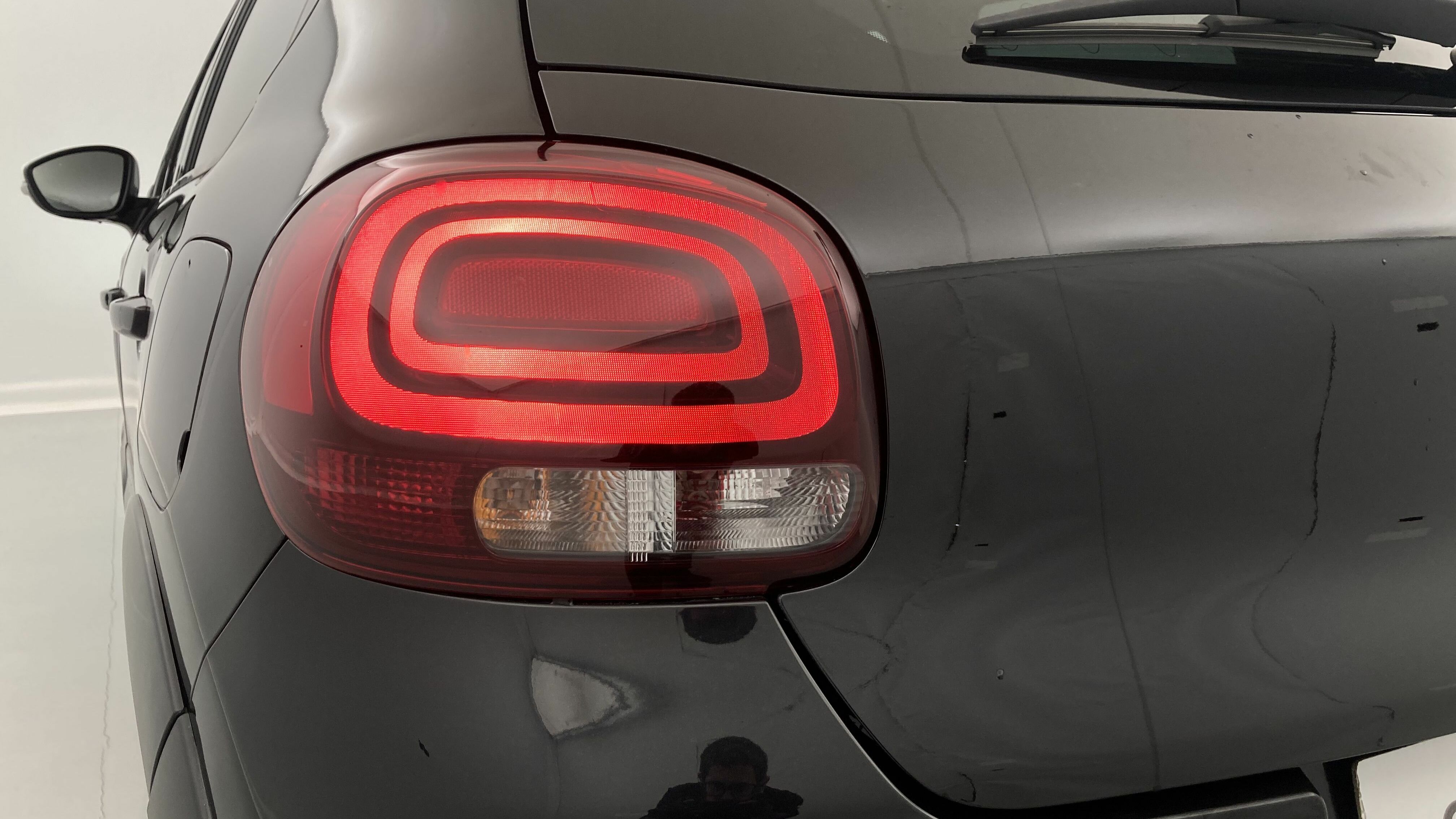 citroen c3 origin max 1.2 PURETECH 83 2024 negro perla nera / blanco 29