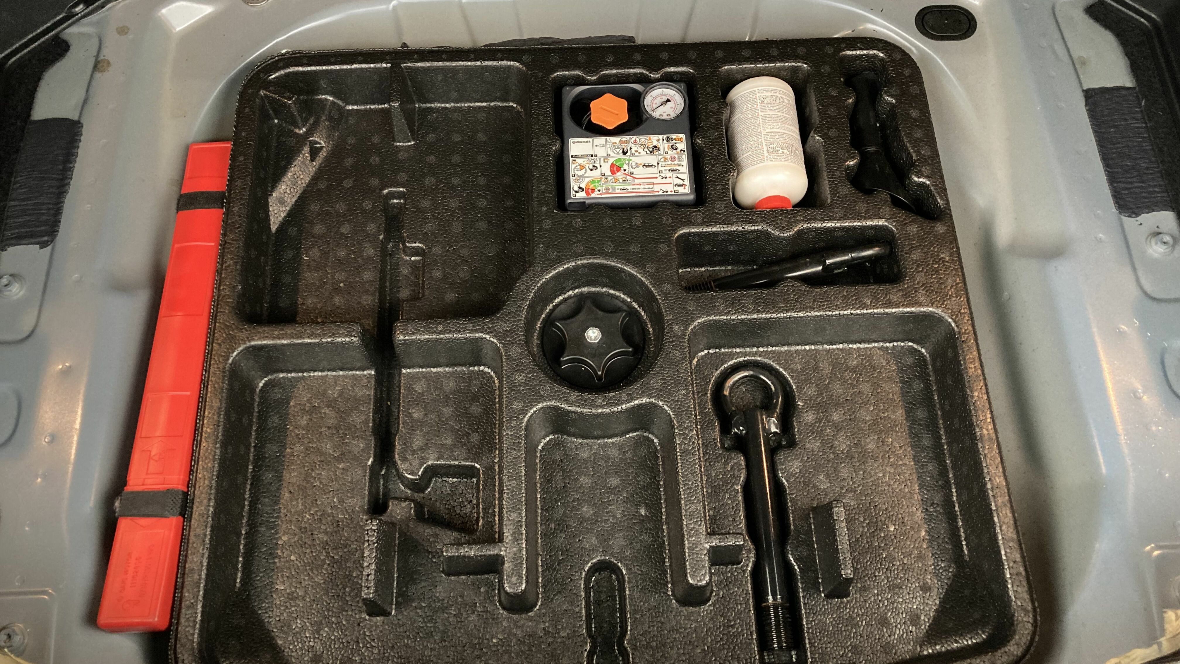 nissan qashqai n-connecta 1.3 DIG-T 140 MHEV 2024 magnetic blue / negro 24