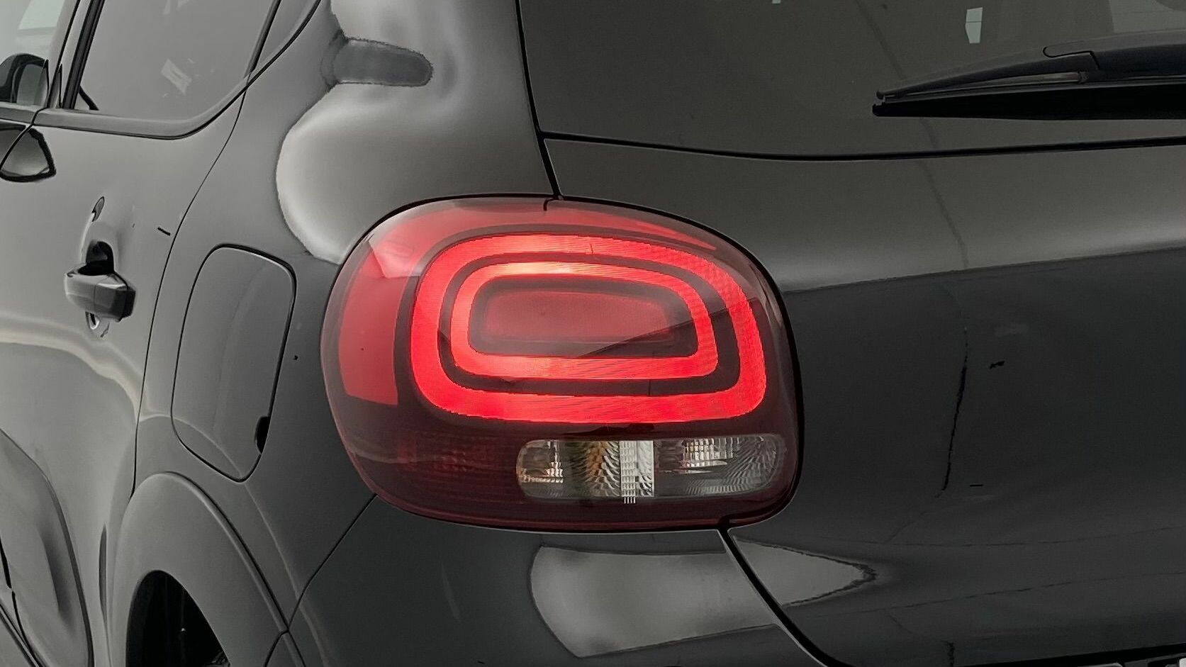 citroen c3 origin max 1.2 PURETECH 83 2024 negro perla nera / blanco 30