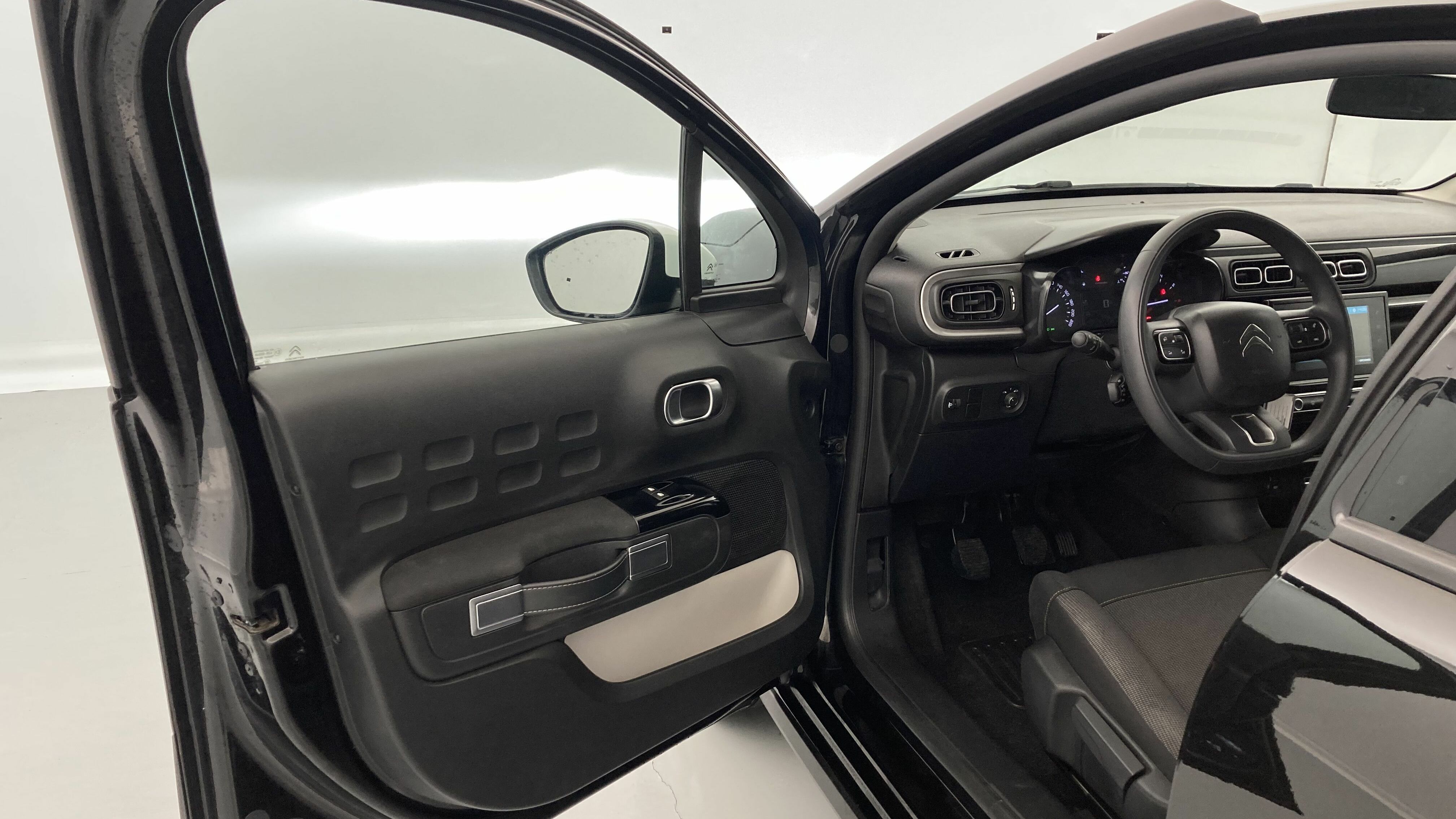 citroen c3 origin max 1.2 PURETECH 83 2024 negro perla nera / blanco 7