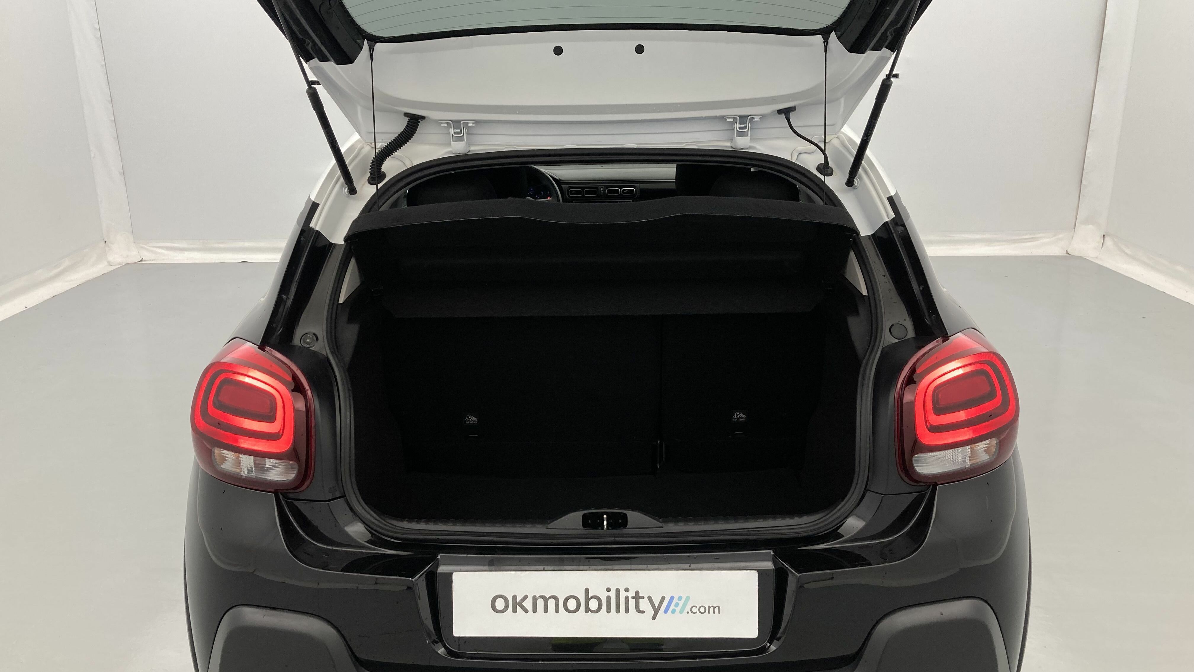 citroen c3 origin max 1.2 PURETECH 83 2024 negro perla nera / blanco 18