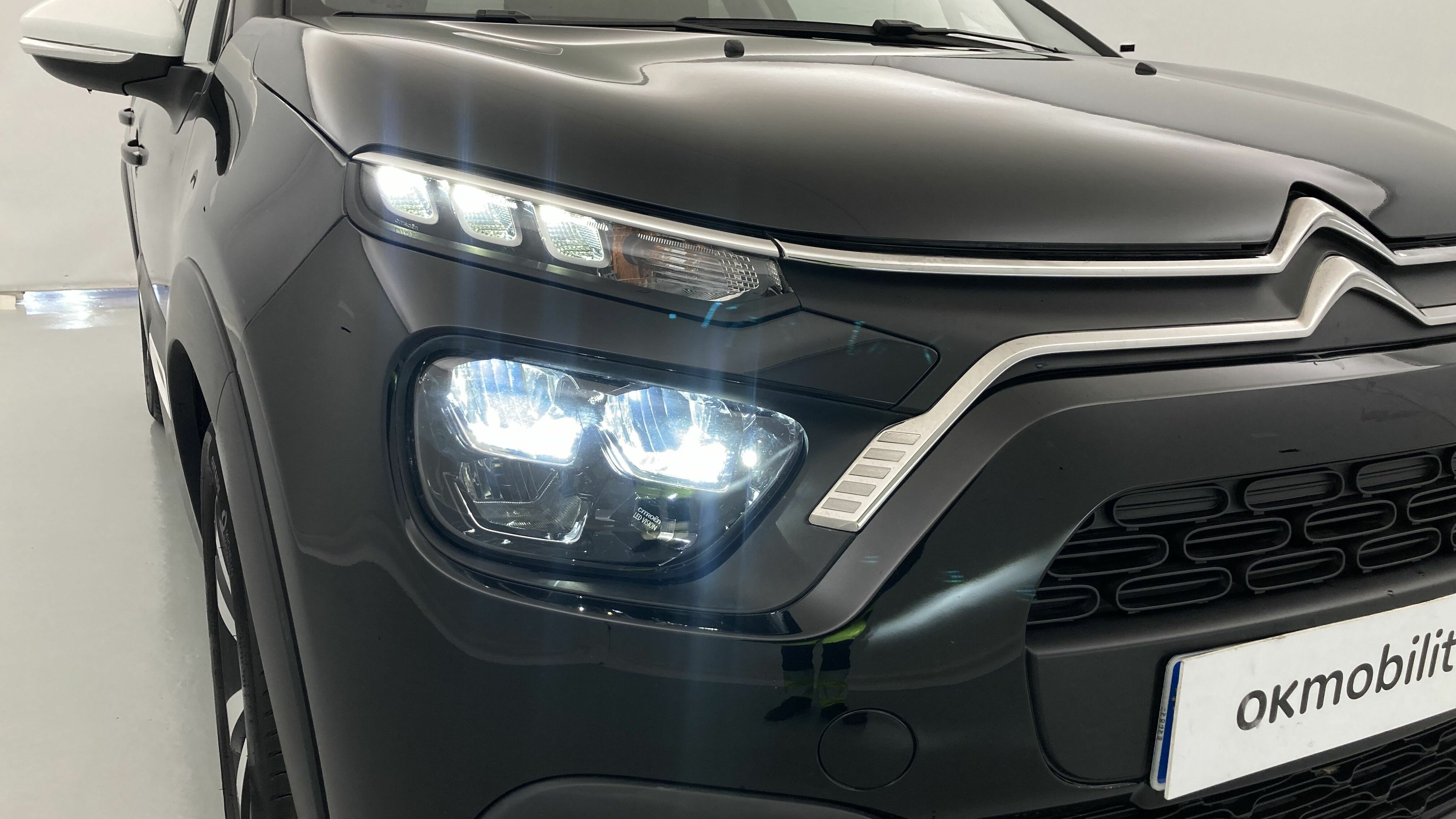 citroen c3 origin max 1.2 PURETECH 83 2024 negro perla nera / blanco 23