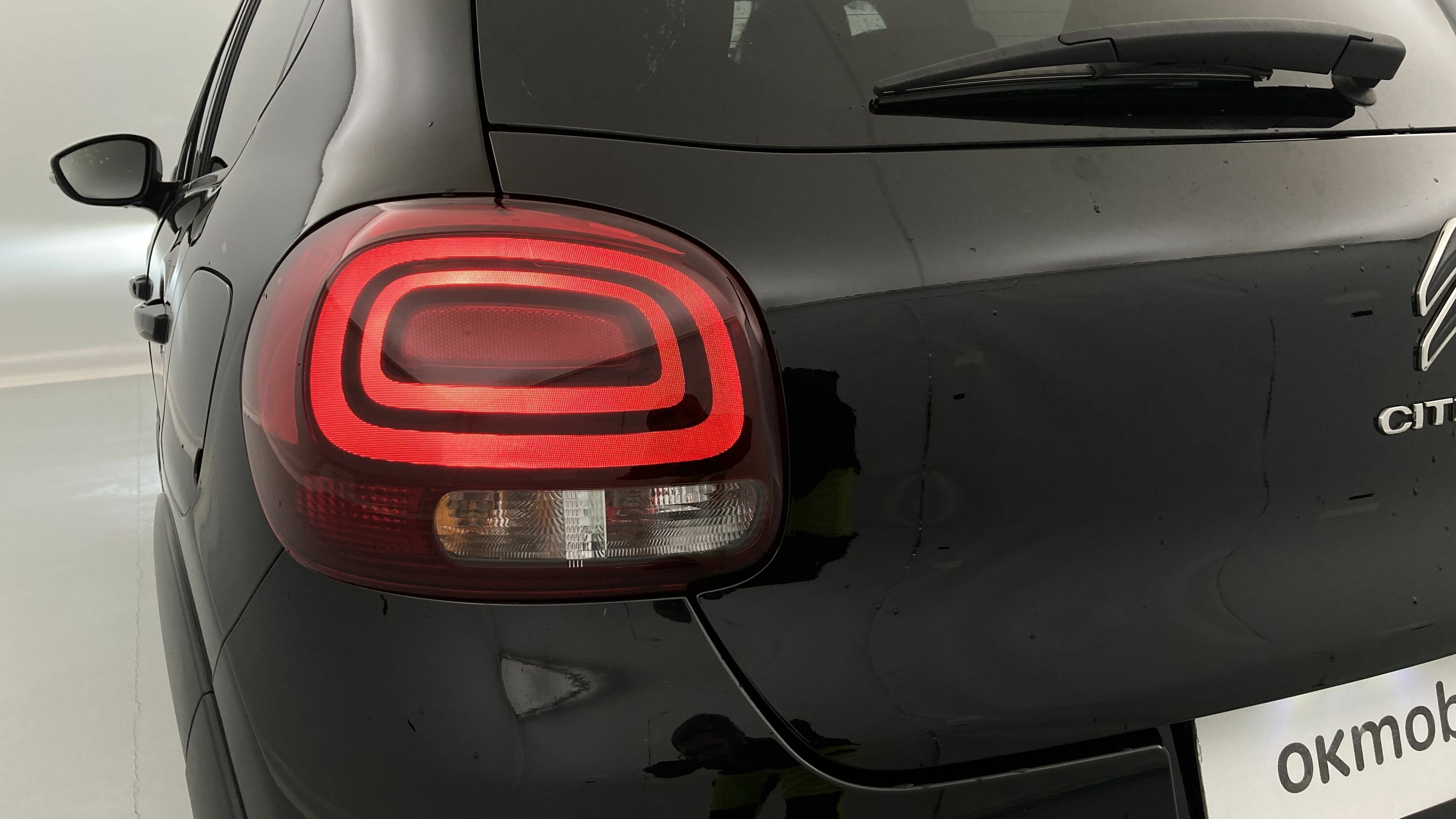 citroen c3 origin max 1.2 PURETECH 83 2024 negro perla nera / blanco 24