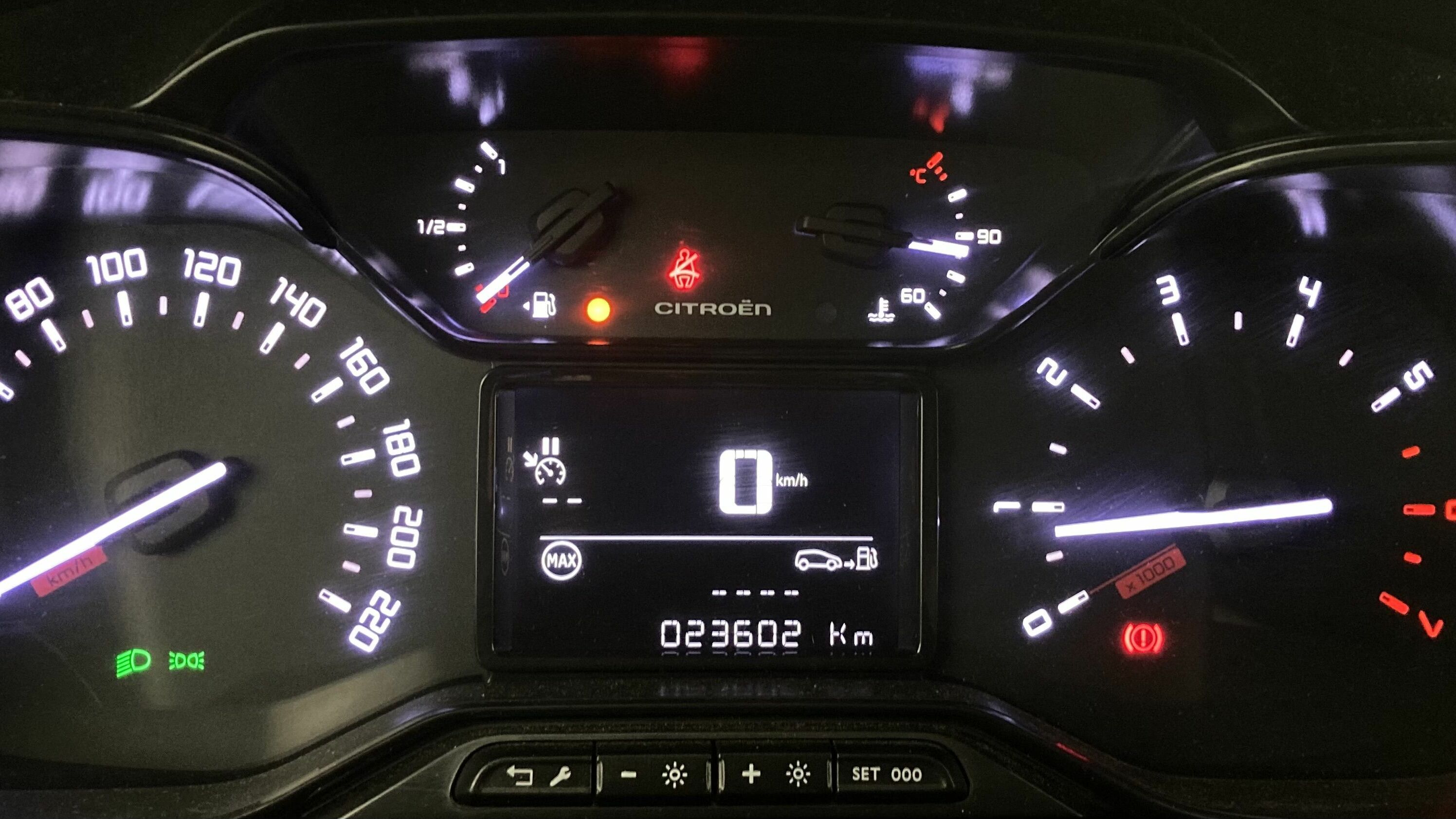 citroen c3 origin max 1.2 PURETECH 83 2024 negro perla nera / blanco 18