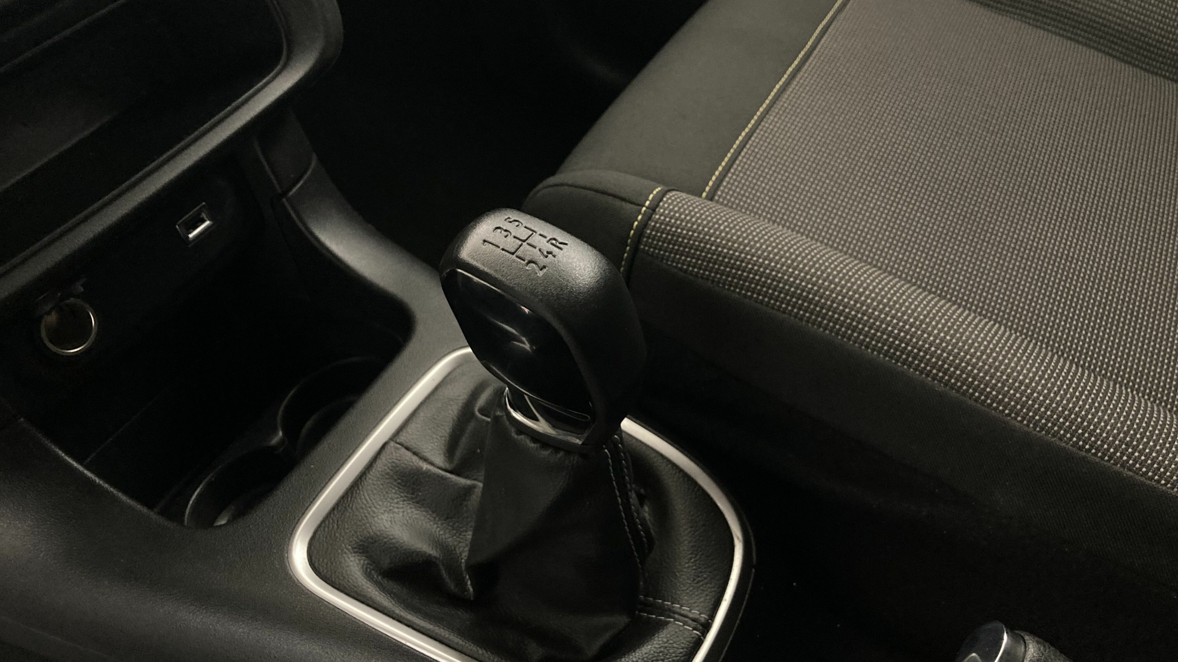 citroen c3 origin max 1.2 PURETECH 83 2024 negro perla nera / blanco 20