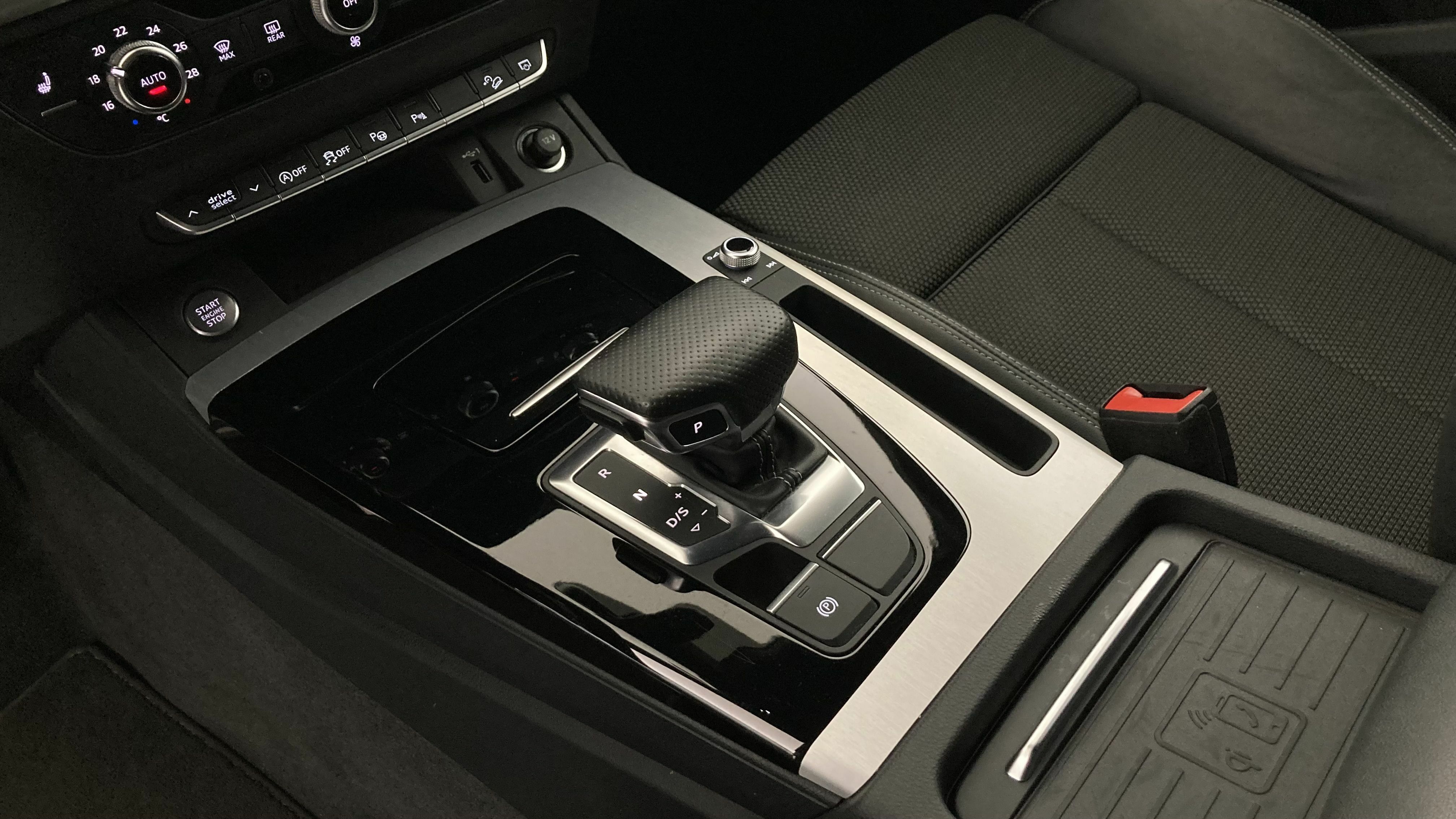 audi q5 sportback s line 40 TFSI 204 STRONIC QUATTRO 2023 daytonagrau perleffekt 20